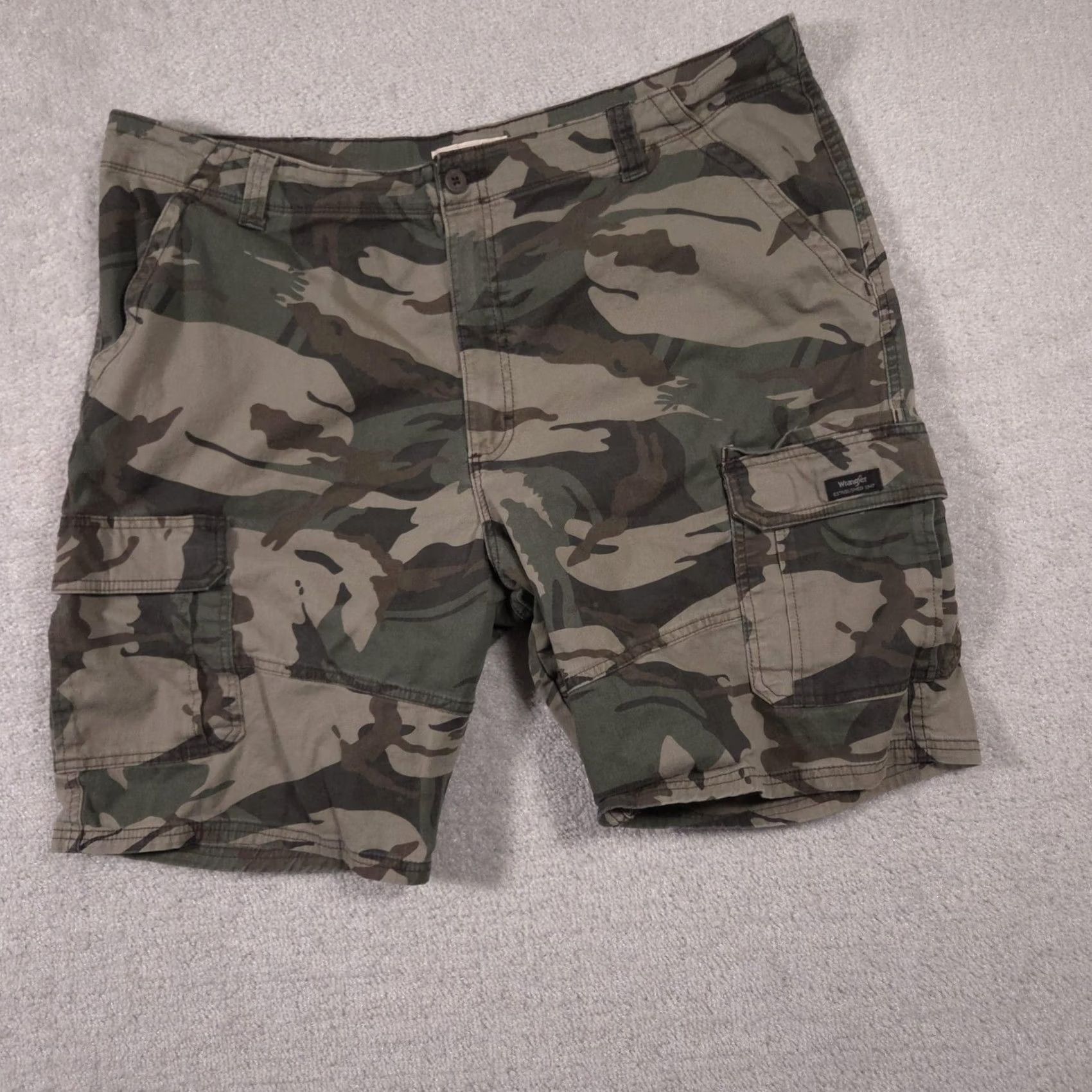 Wrangler Wrangler Cargo Shorts Mens 42 Green Camouflage Relaxed Fit 10 Inseam Utility Cargo Pockets Front Zip Front Flat Front Casual Outdoor Army Army Mens Size US 42 / EU 58 - 3 Thumbnail