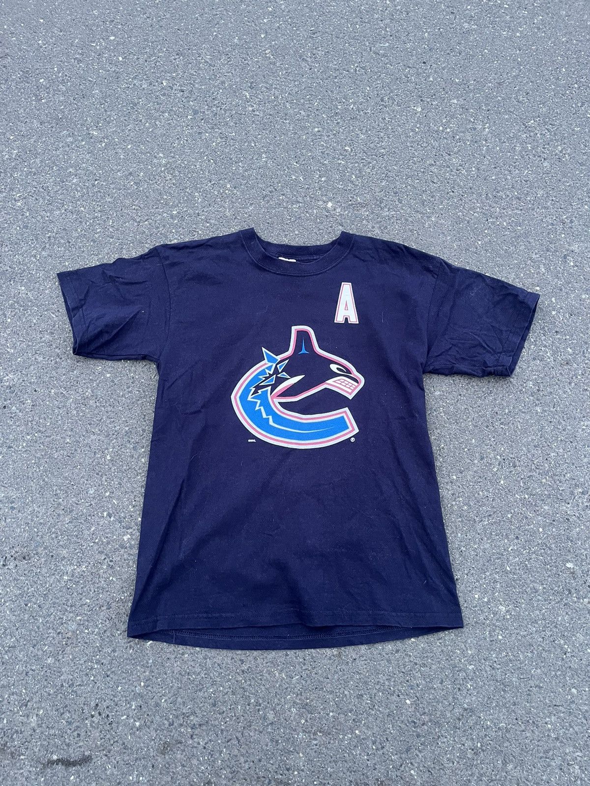 NHL × Puma × Vintage Vintage 90s Canucks T-Shirt Size US M / EU 48-50 / 2 - 1 Thumbnail
