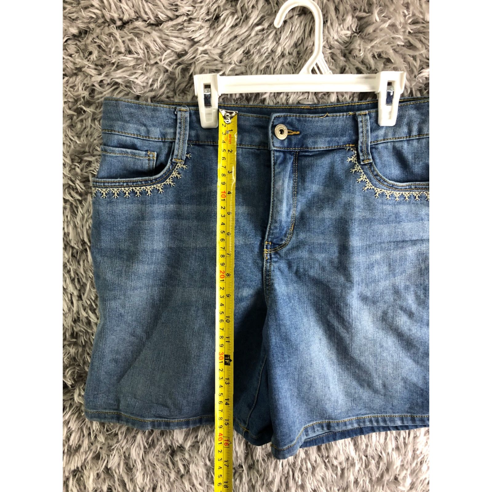 Vintage St. John's Bay Womens Size 16 Mid Rise Boyfriend Blue Denim Jean Shorts Size 38" / US 16 / IT 52 - 3 Thumbnail