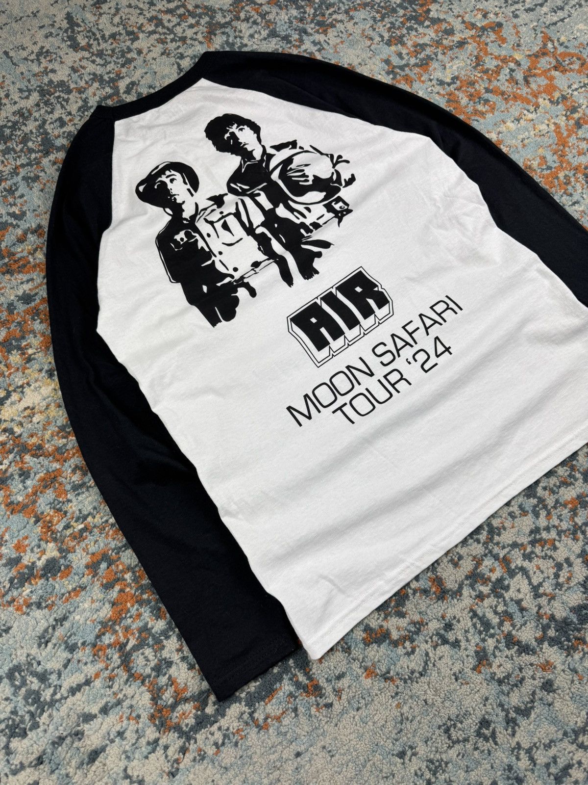 Band Tees Vintage style Air Moon safari tour merch long sleeve tee Size US S / EU 44-46 / 1 - 3 Thumbnail