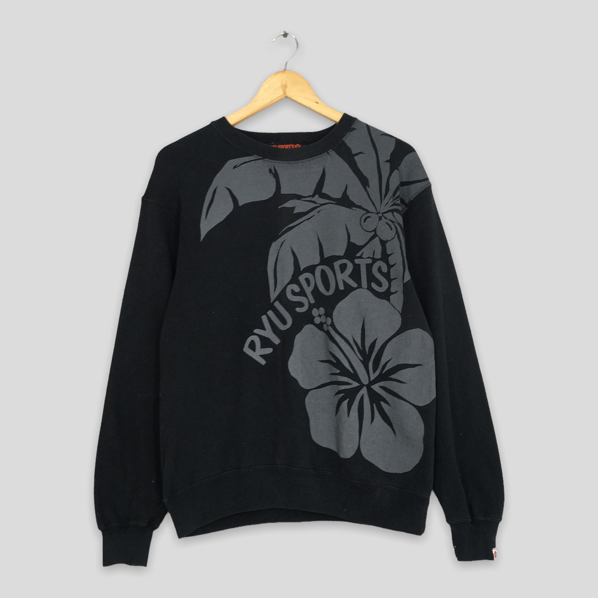 Japanese Brand Vintage Ryu Sports Hibiscus Flower Sweatshirt Medium Size US M / EU 48-50 / 2 - 1 Thumbnail