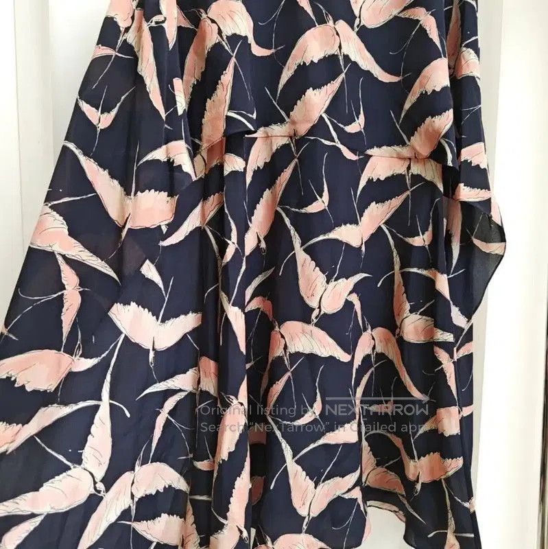 Valentino Valentino Silk Summer Dress with Bird Print . Size S / US 4 / IT 40 - 7 Thumbnail