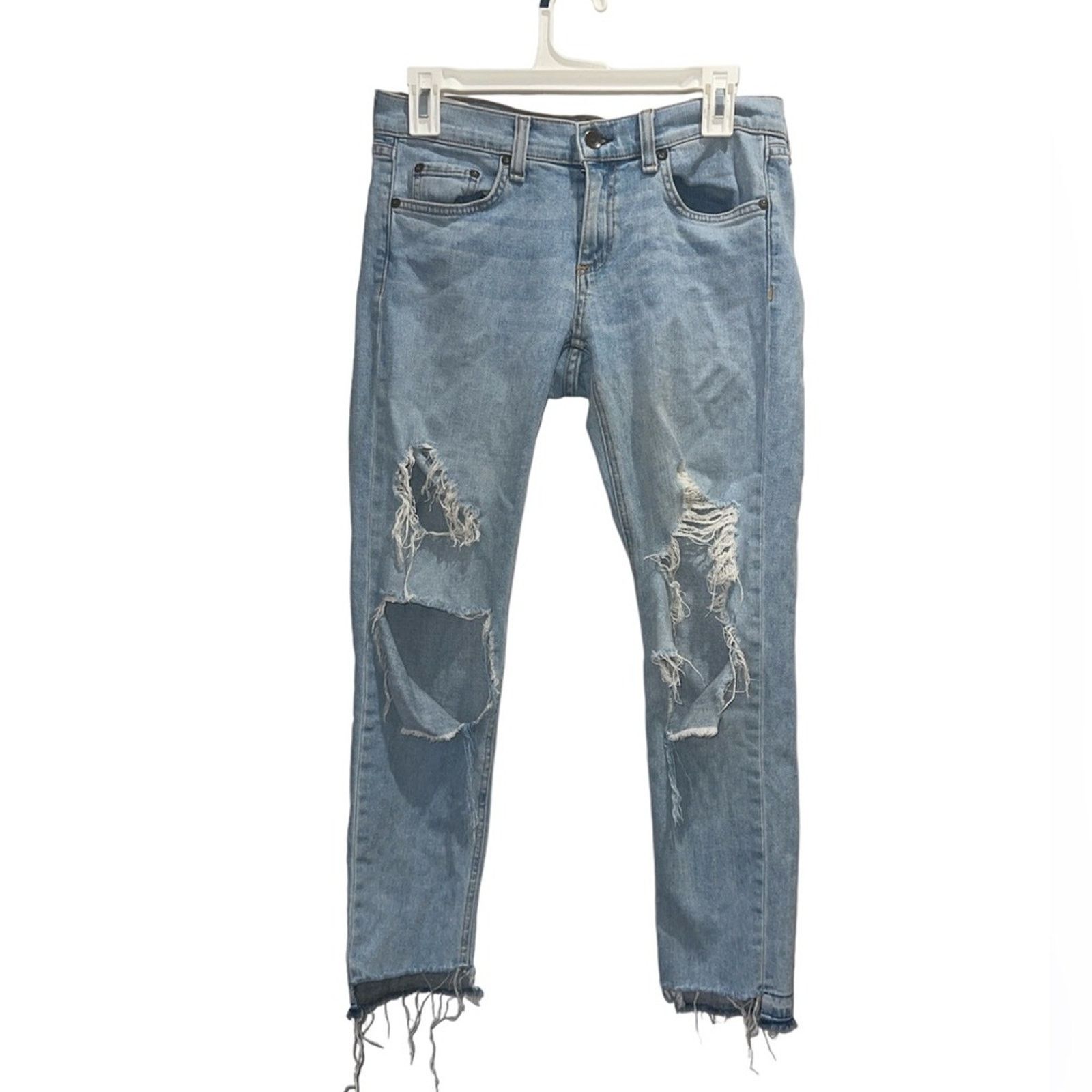Rag & Bone RAG & BONE Light Wash Distressed Dre Capri Jeans Sz 26 Size 26" / US 2 / IT 38 - 2 Thumbnail