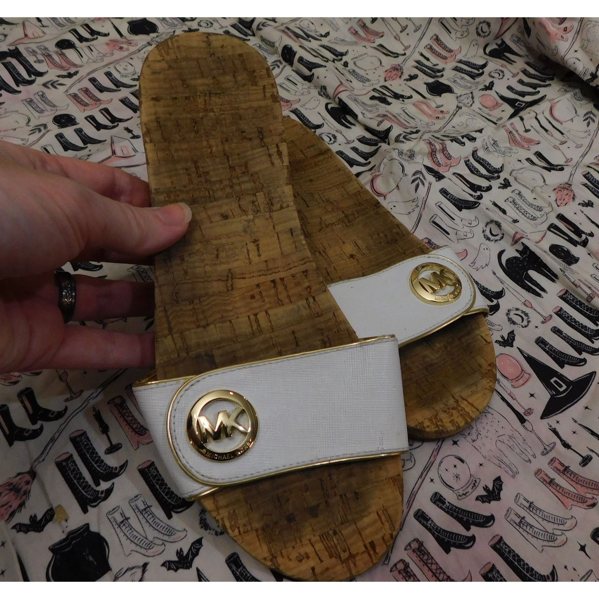 Michael Kors Michael Kors White Cork Slide Sandals With Gold Tone Accents Size US 6.5 / IT 36.5 - 2 Thumbnail