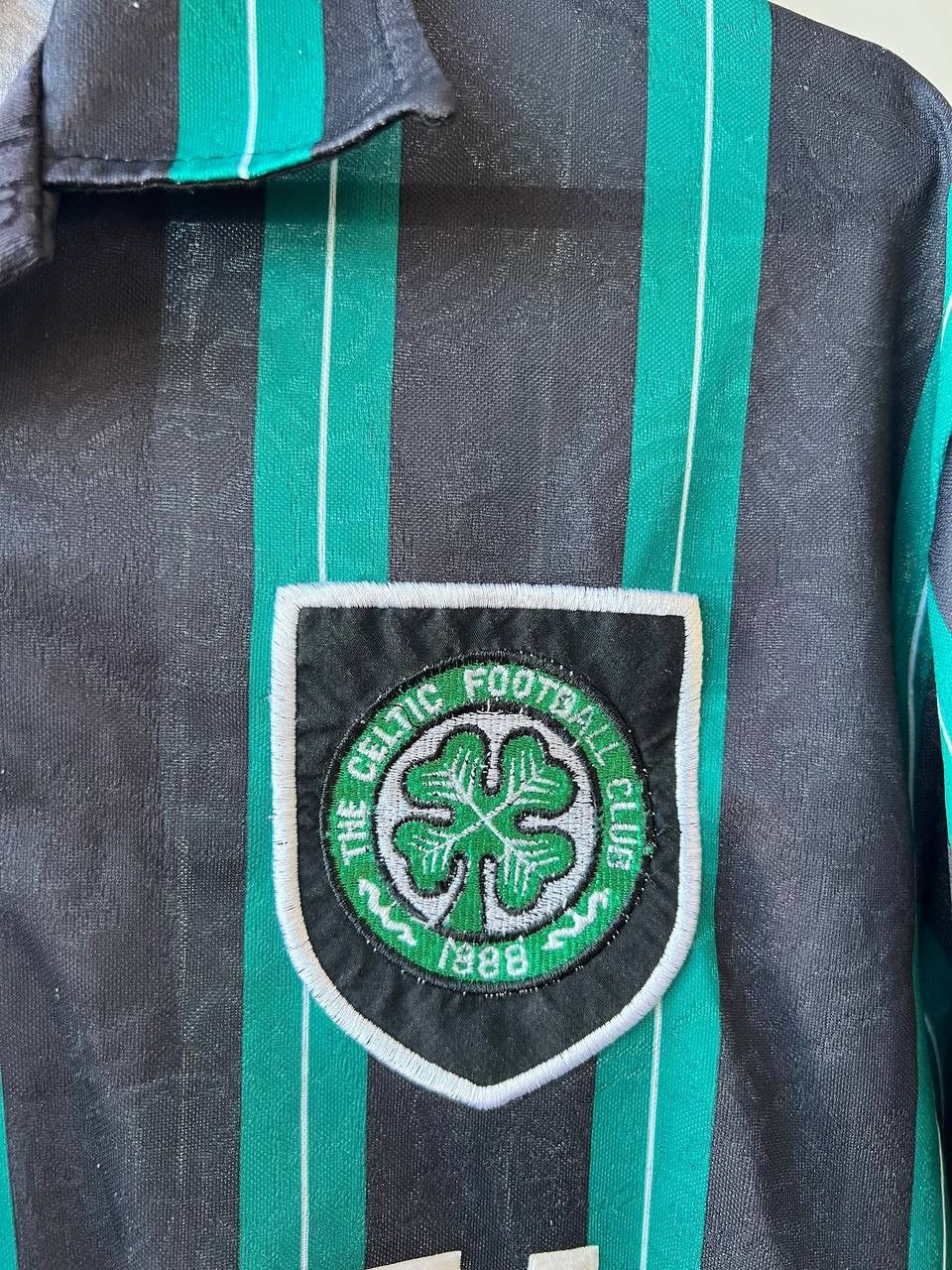 Vintage 1993/94 CELTIC FC AWAY SOCCER JERSEY FOOTBALL SHIRT UMBRO XL Size US XL / EU 56 / 4 - 12 Thumbnail