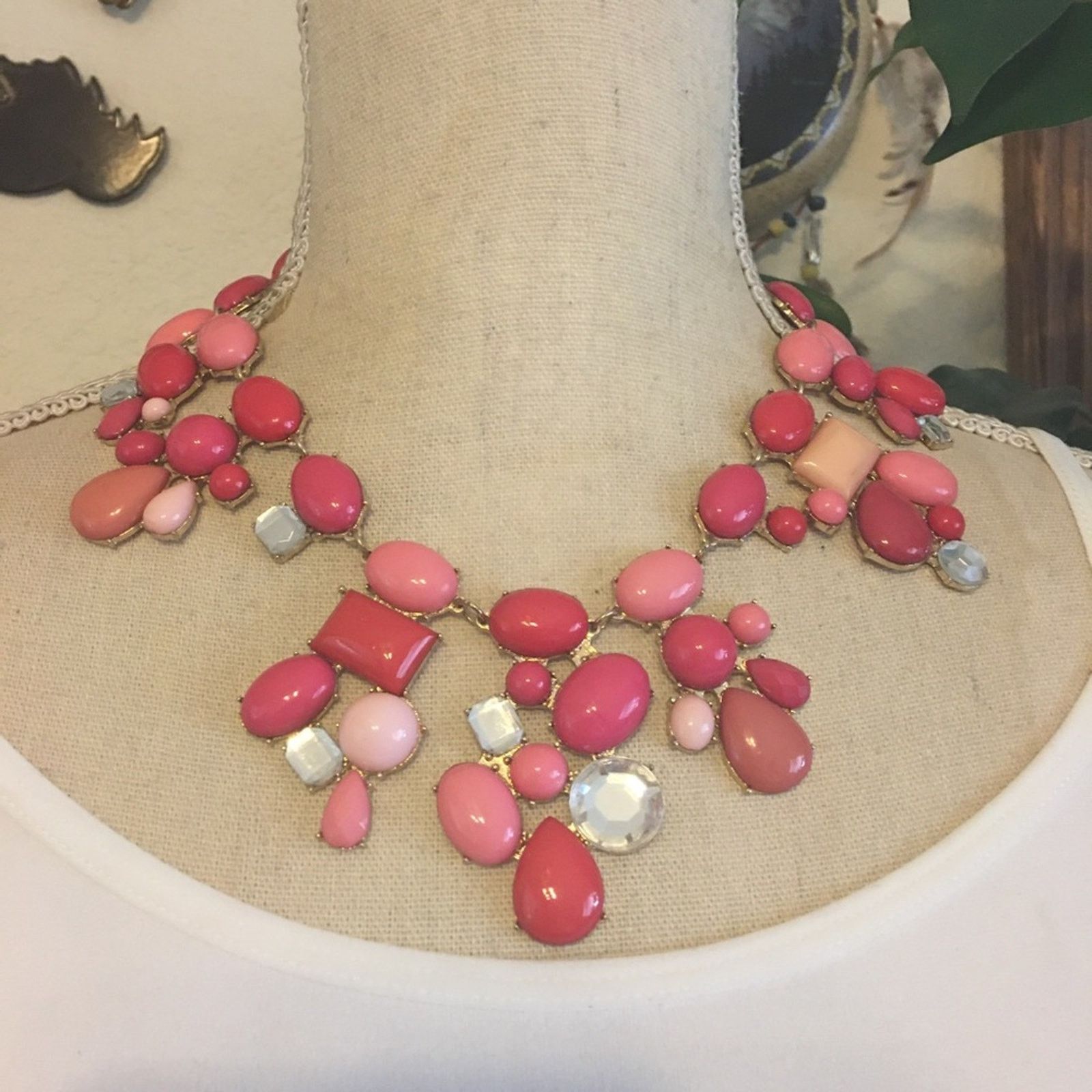 Jewelry Charming Charlie bold pink stone necklace Size ONE SIZE - 1 Thumbnail