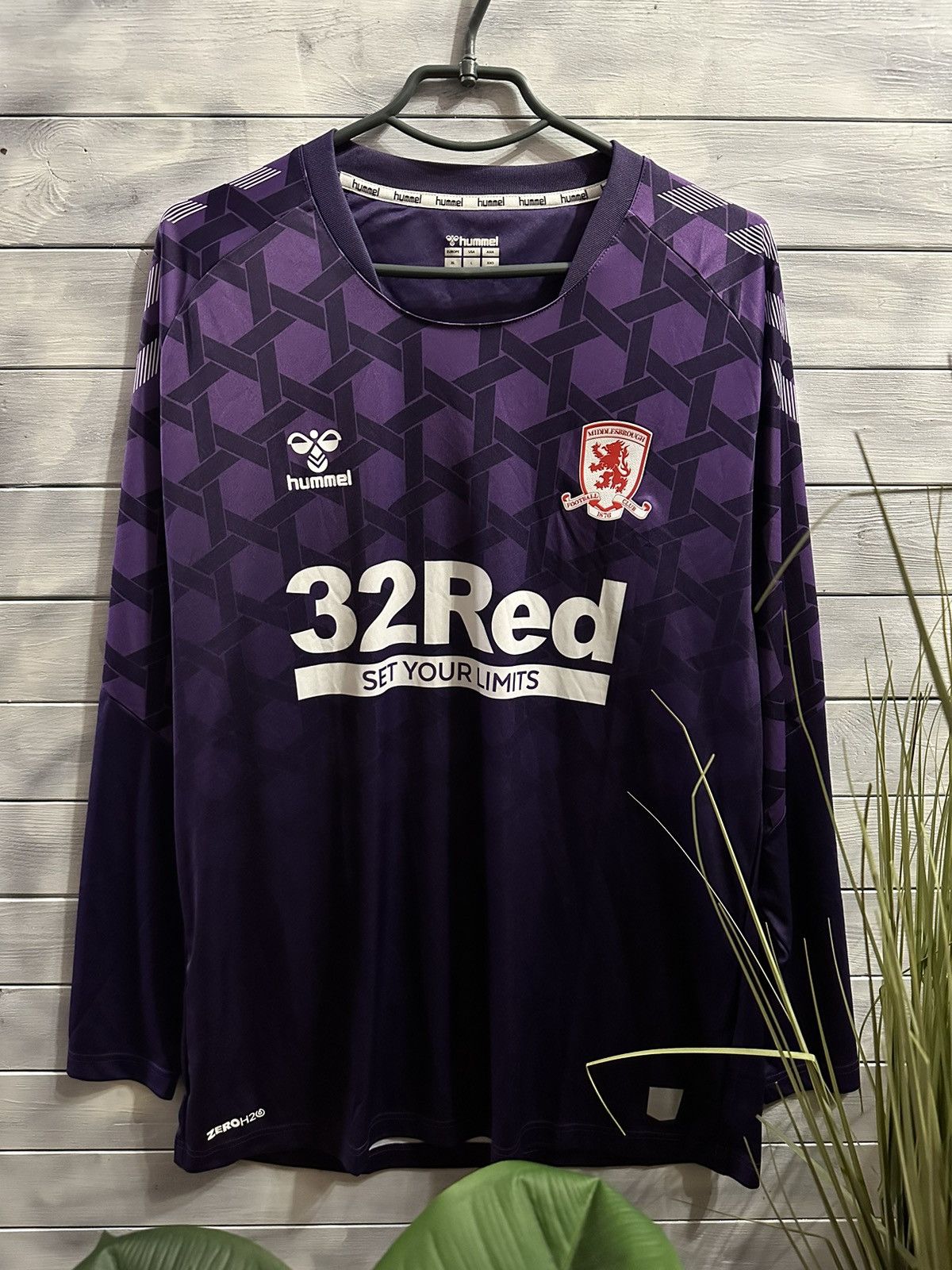 Hummel Very Rare Soccer Long Sleeve Middlesbrough 1876 Football. Size US L / EU 52-54 / 3 - 1 Thumbnail