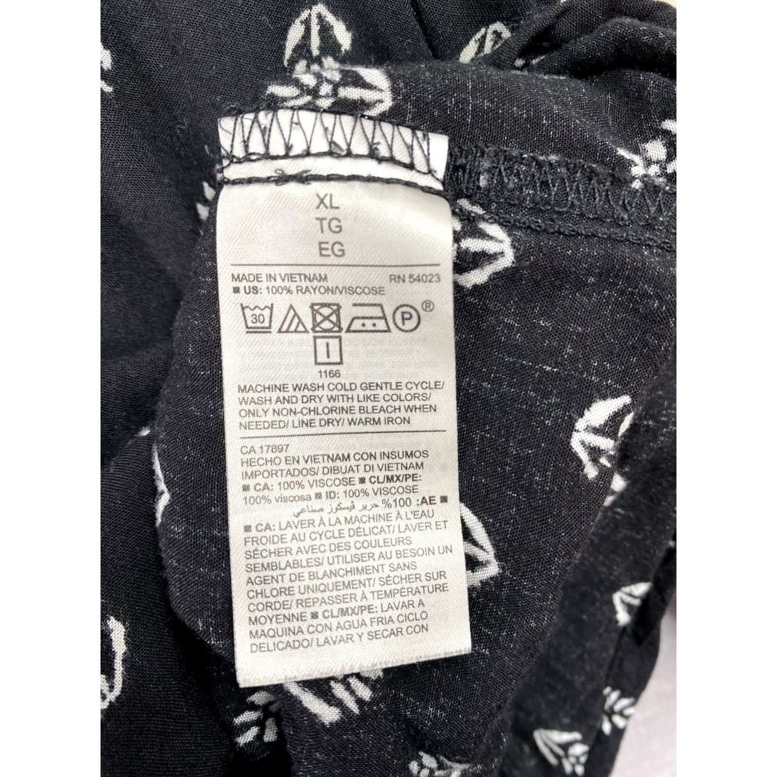 Old Navy Old Navy Floral Peasant Blouse Top Womens XL Black V-Neck Rayon Boho Shirt Size XL / US 12-14 / IT 48-50 - 6 Thumbnail