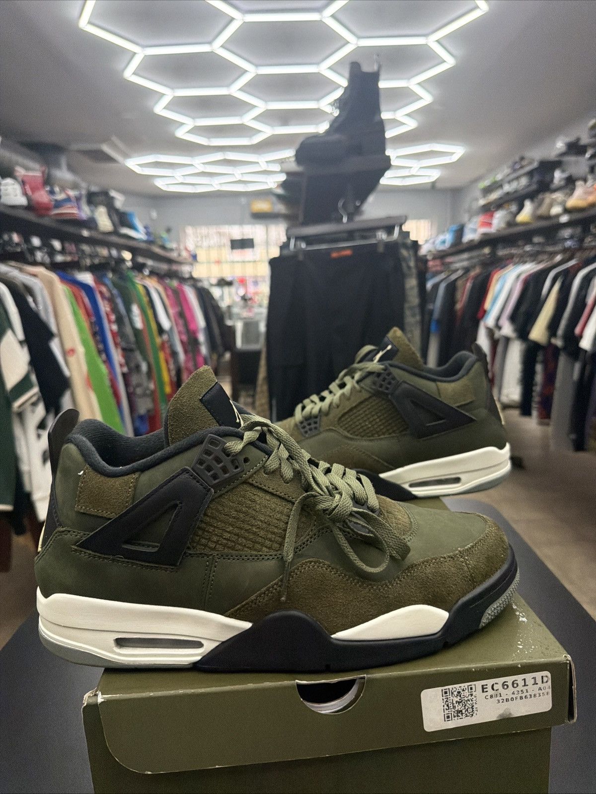 Jordan Brand Air Jordan 4 Craft ‘Olive’ Men’s Size 12 Pre-owned Sneakers Size US 12 / EU 45 - 4 Thumbnail