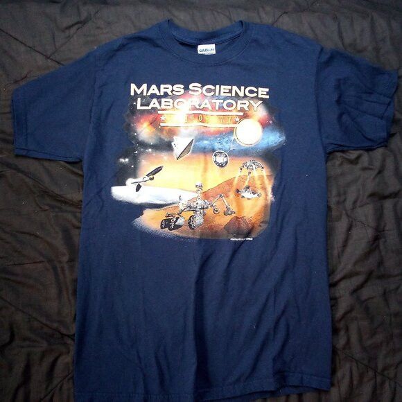 Gildan × NASA Mars Science Laboratory Curiosity Rover NASA JPL T-Shirt Size US M / EU 48-50 / 2 - 2 Thumbnail