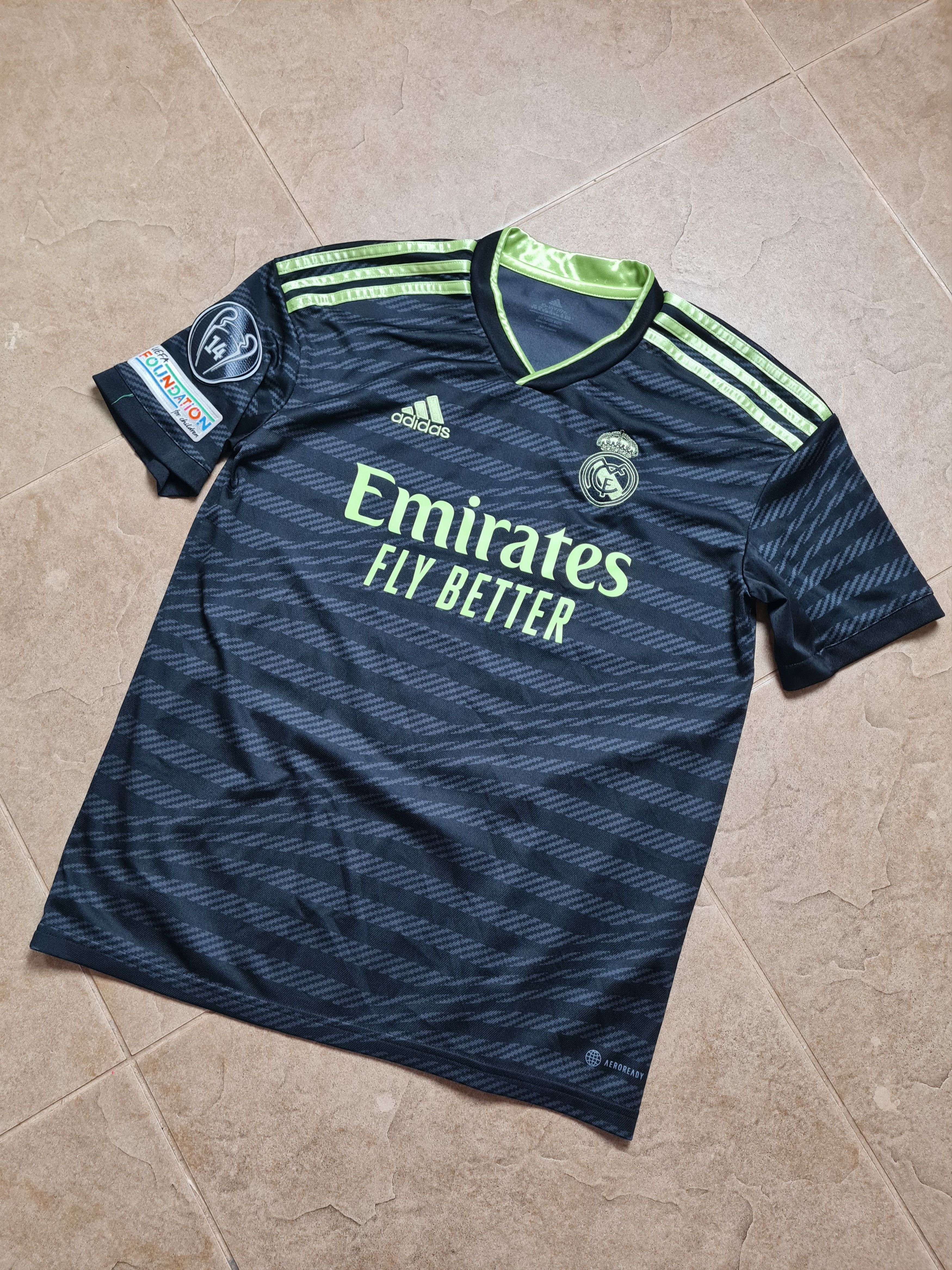 Adidas FOOTBALL JERSEY REAL MADRID THIRD SOOCCER SHIRT #9 BENZEMA Size US S / EU 44-46 / 1 - 10 Thumbnail