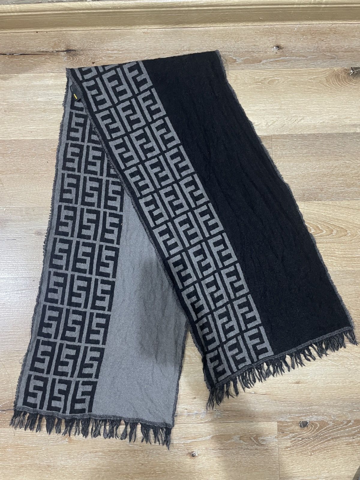 FENDI GREY/BLACK MONOGRAM PRINT SCARF