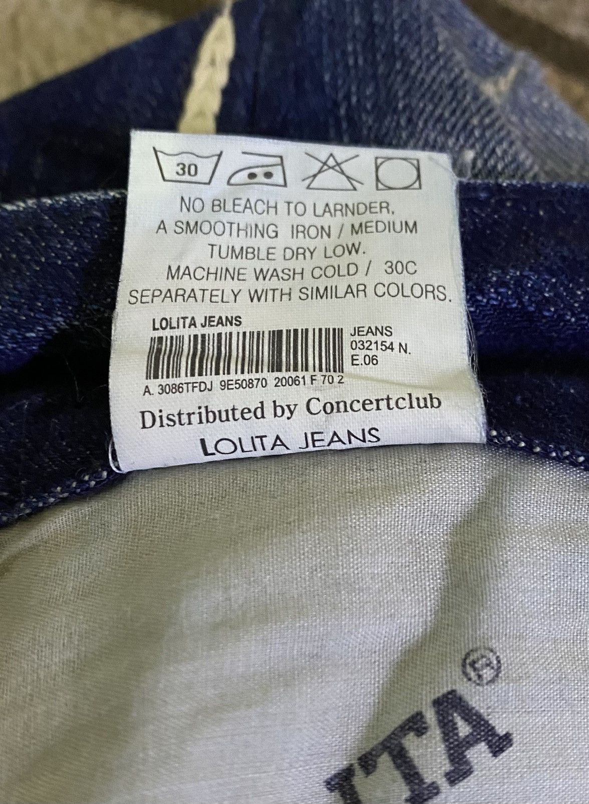 If Six Was Nine Vintage Yoshitomo Nara Lolita Distressed Denim Size US 32 / EU 48 - 18 Thumbnail