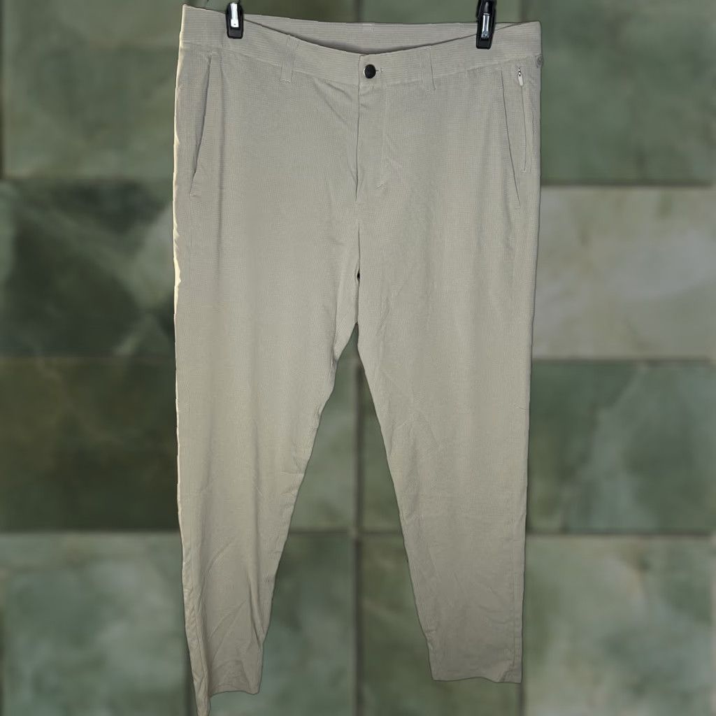 Lululemon Lululemon Commission Slim Fit Pant VENTLIGHT Straight Leg Chino Pants 35x33 Gray / Beige Mens Size US 35 - 1 Thumbnail