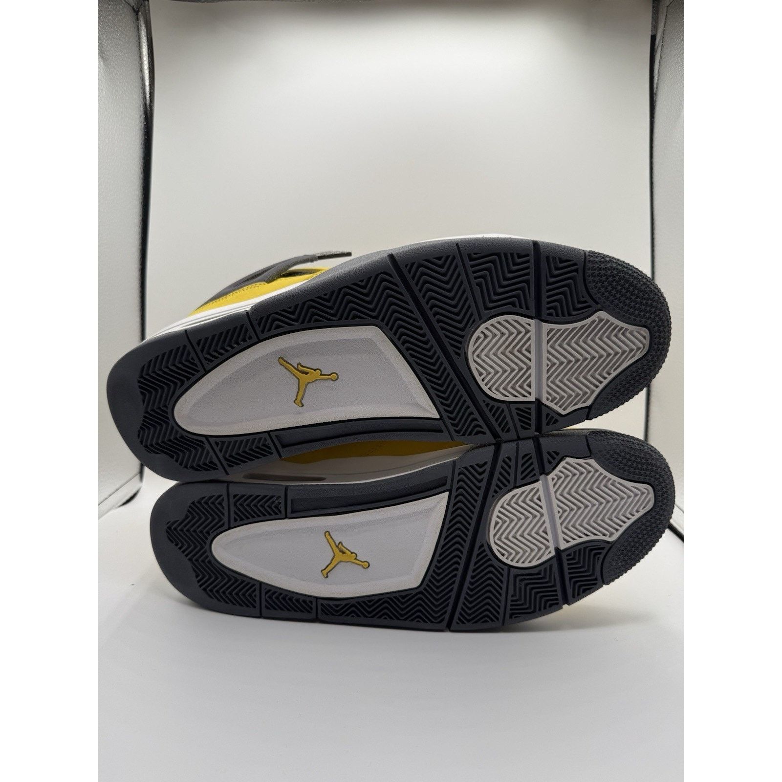 Jordan Brand Size 13 - Jordan 4 Retro Mid Lightning Size US 13 / EU 46 - 5 Thumbnail