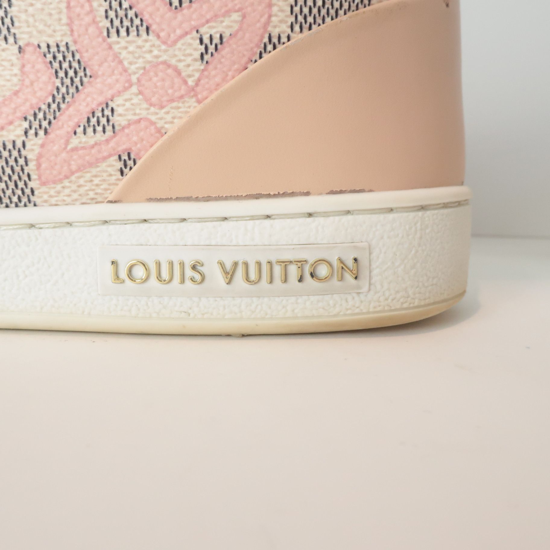 Louis Vuitton Louis Vuitton Tahitienne Pink Flower Sneakers Size US 9 / IT 39 - 12 Thumbnail