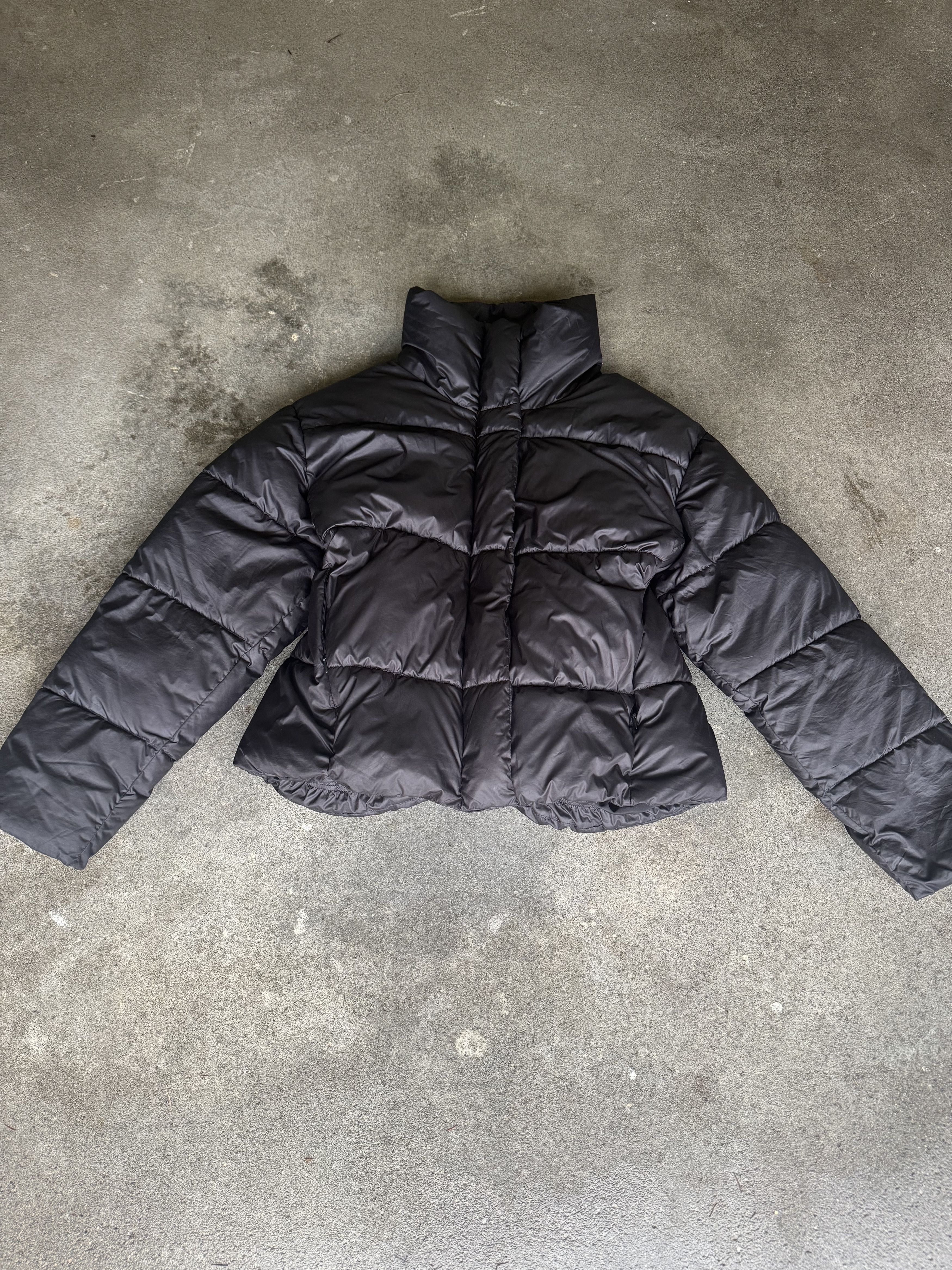 H&M H&M Cropped Black Puffer Jacket Size M / US 6-8 / IT 42-44 - 1 Thumbnail