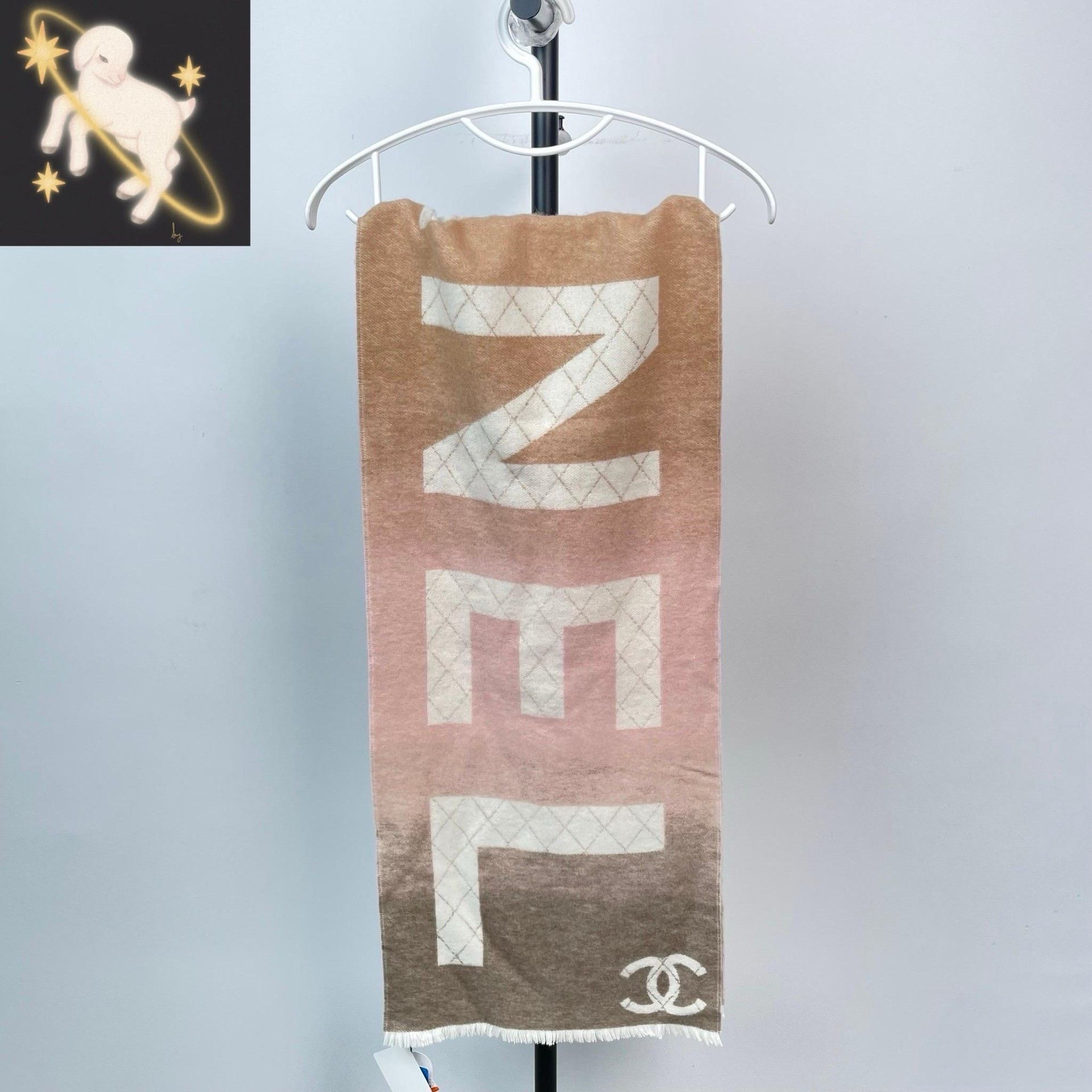 Chanel Chanel Tie-Dye Gradient Pink Scarf 24 Men Size ONE SIZE - 1 Thumbnail