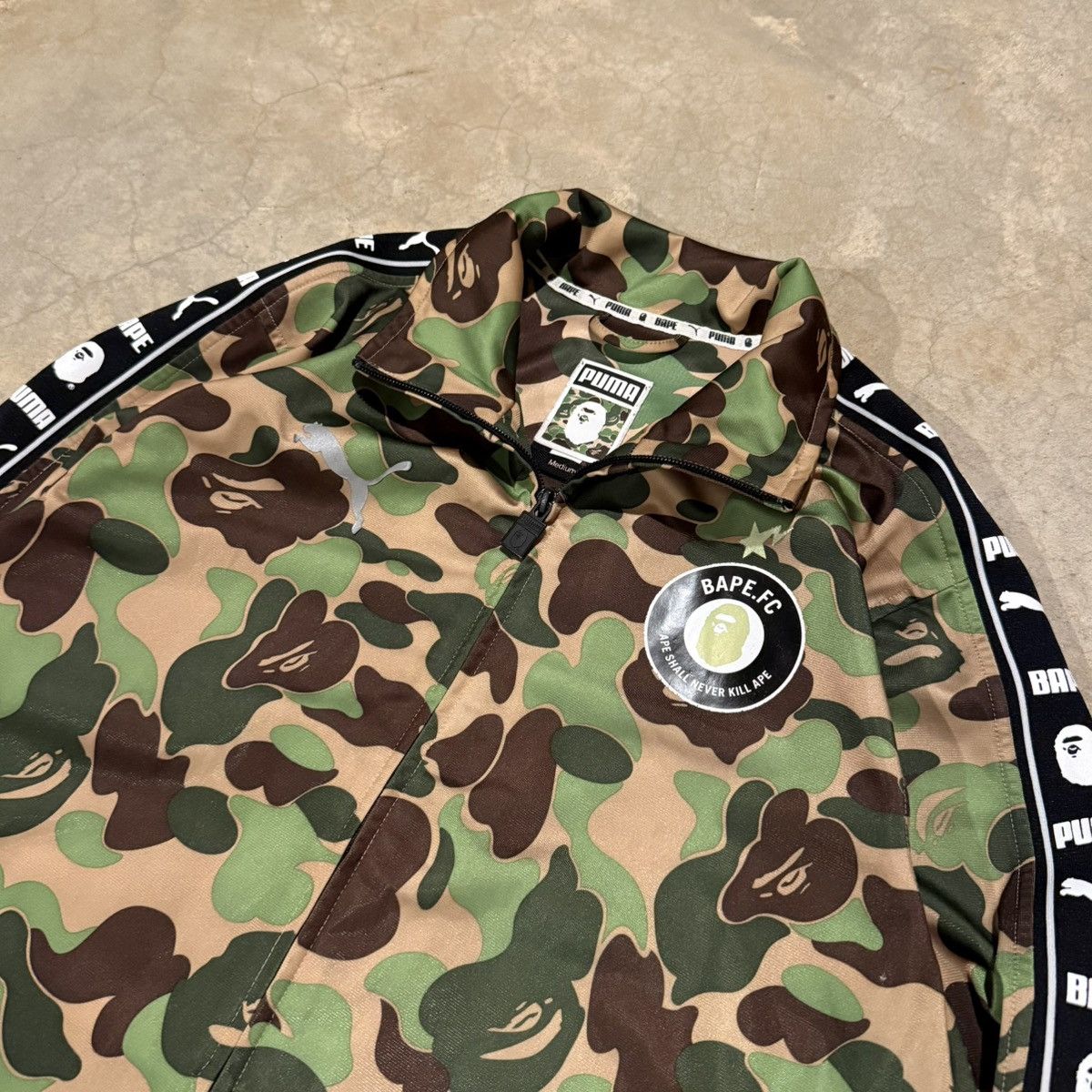 Bape × Puma Bape x Puma ABC Camo Training Zip Up Jacket Bathing Ape F.C. Size US M / EU 48-50 / 2 - 6 Thumbnail