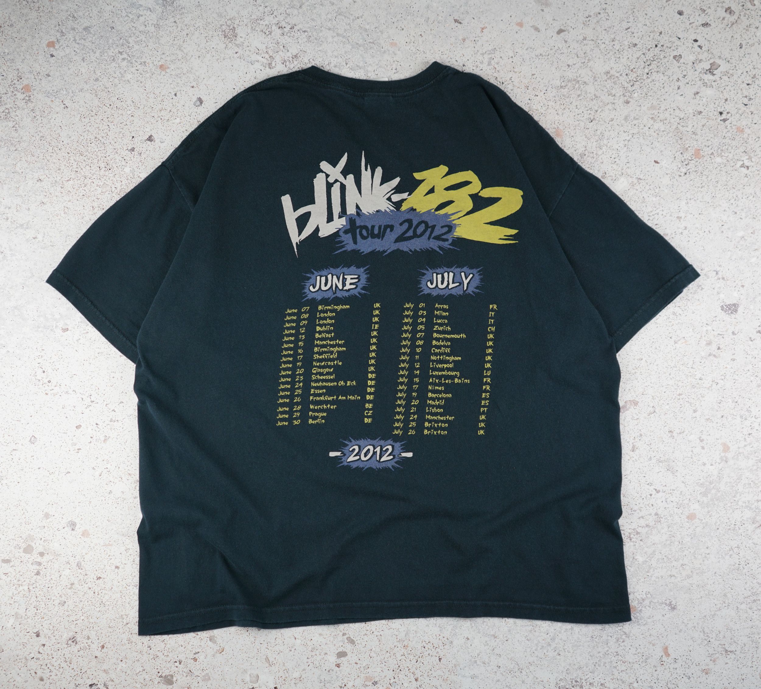 Band Tees × Vintage Vintage Blink 182 2012 Tour T Shirt Size US XXL / EU 58 / 5 - 4 Thumbnail