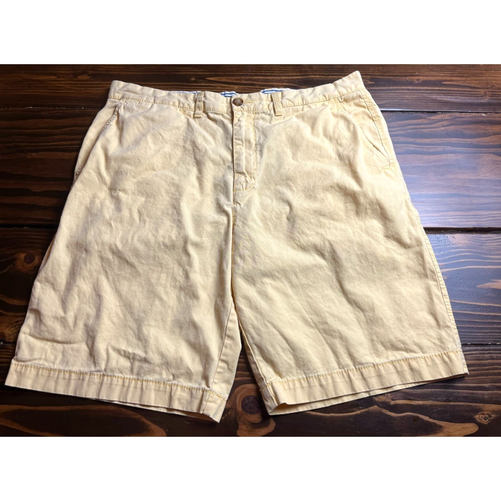 Tommy Hilfiger Tommy Hilfiger Shorts Mens Size 36 Yellow Casual Shorts Pockets Size US 36 / EU 52 - 2 Thumbnail
