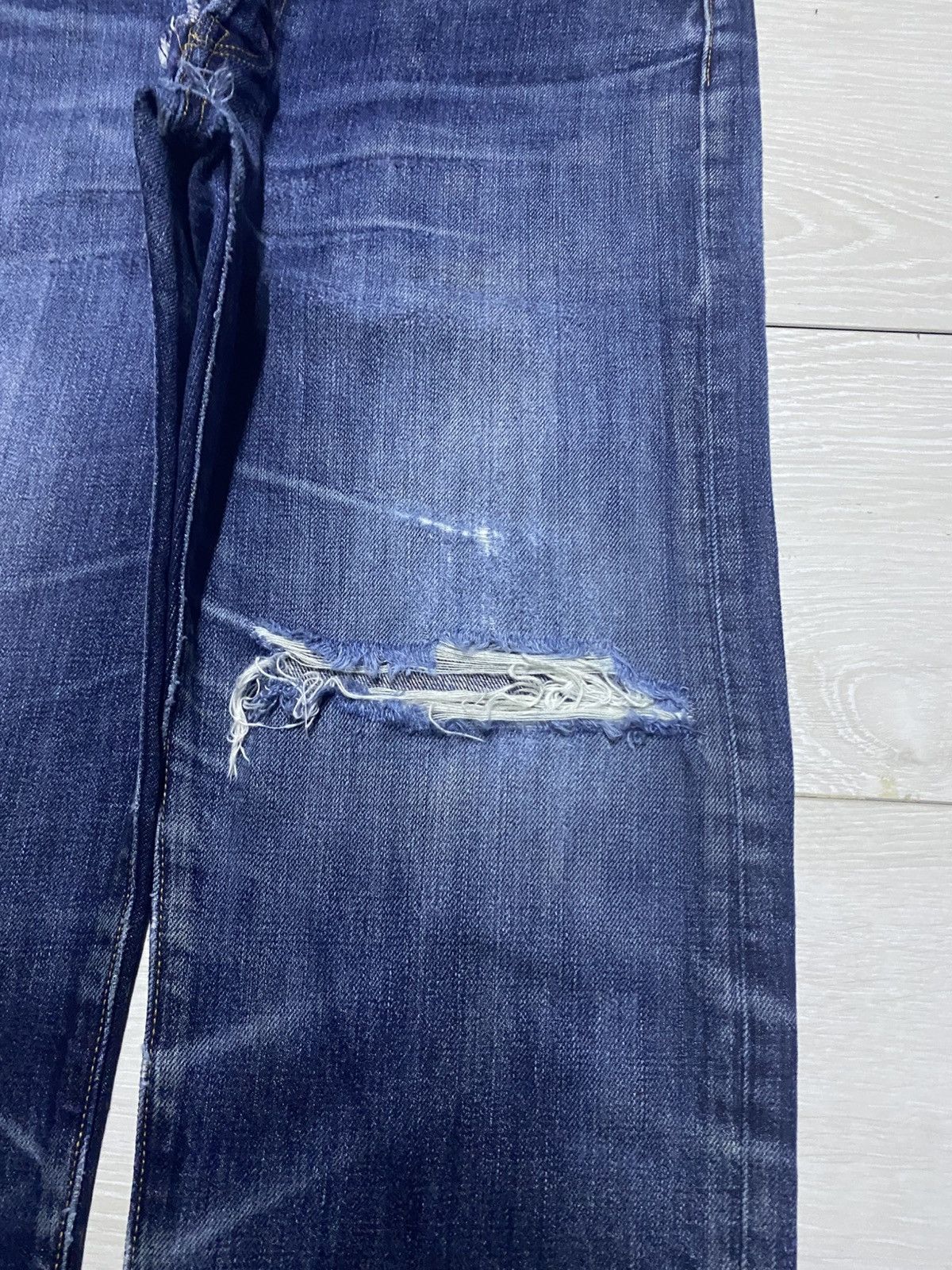 Levi's Vintage Levis 502 ButtonFly Blue Wash Distressed Loose Jeans Size US 33 - 8 Thumbnail