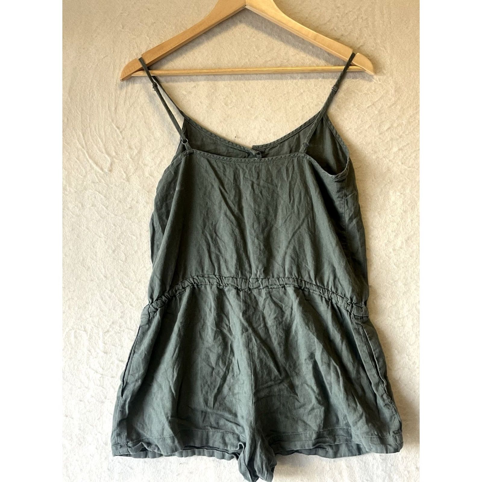 Forever 21 FOREVER 21 Olive Green Romper Waist Button Front Pockets Small Size 28" / US 6 / IT 42 - 2 Thumbnail