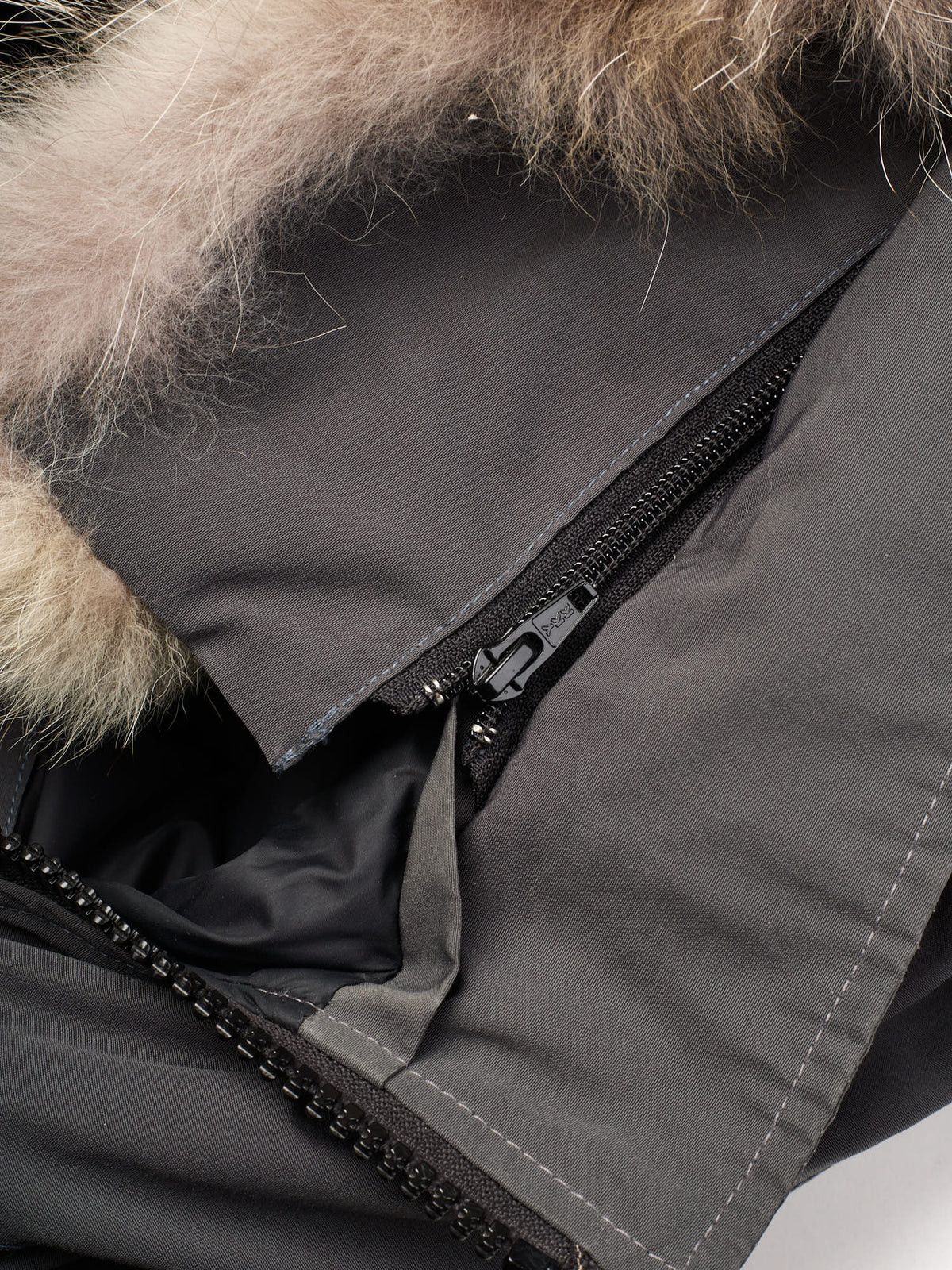 Canada Goose CANADA GOOSE Chateau Parka 3426M Gray Down Jacket Size US XL / EU 56 / 4 - 18 Thumbnail