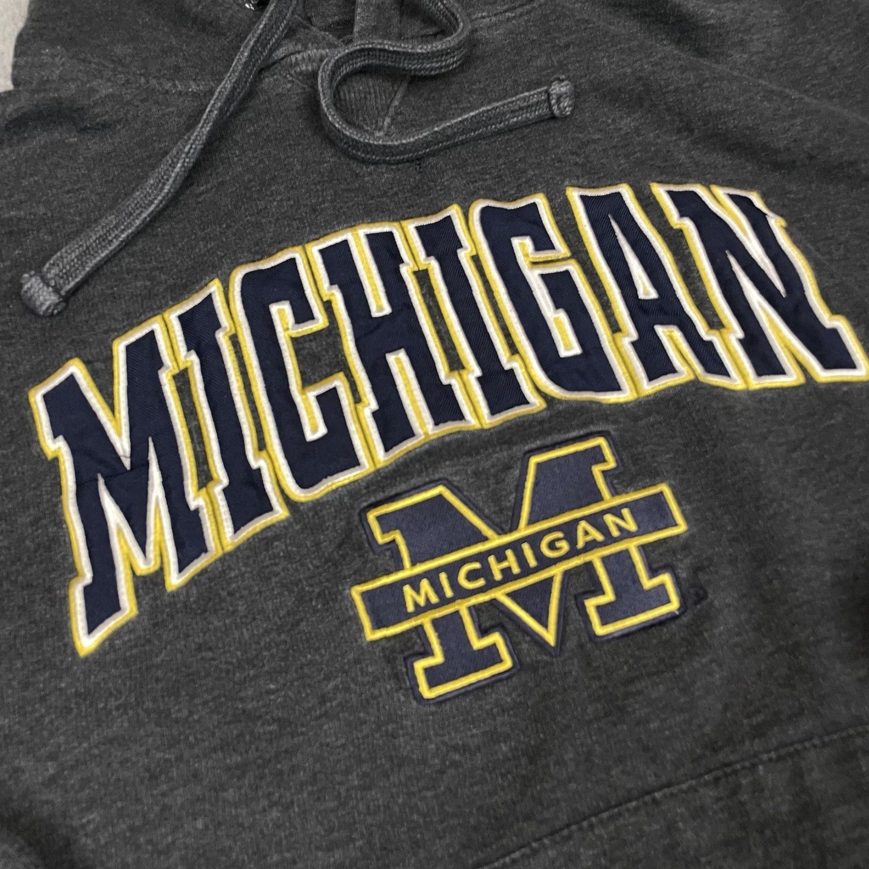 Vintage VINTAGE Cadre Athletic Michigan Wolverines Sweatshirt Adult Medium Embroidered Logo Knit Gray Crew Neck Pullover University Size US M / EU 48-50 / 2 - 4 Thumbnail