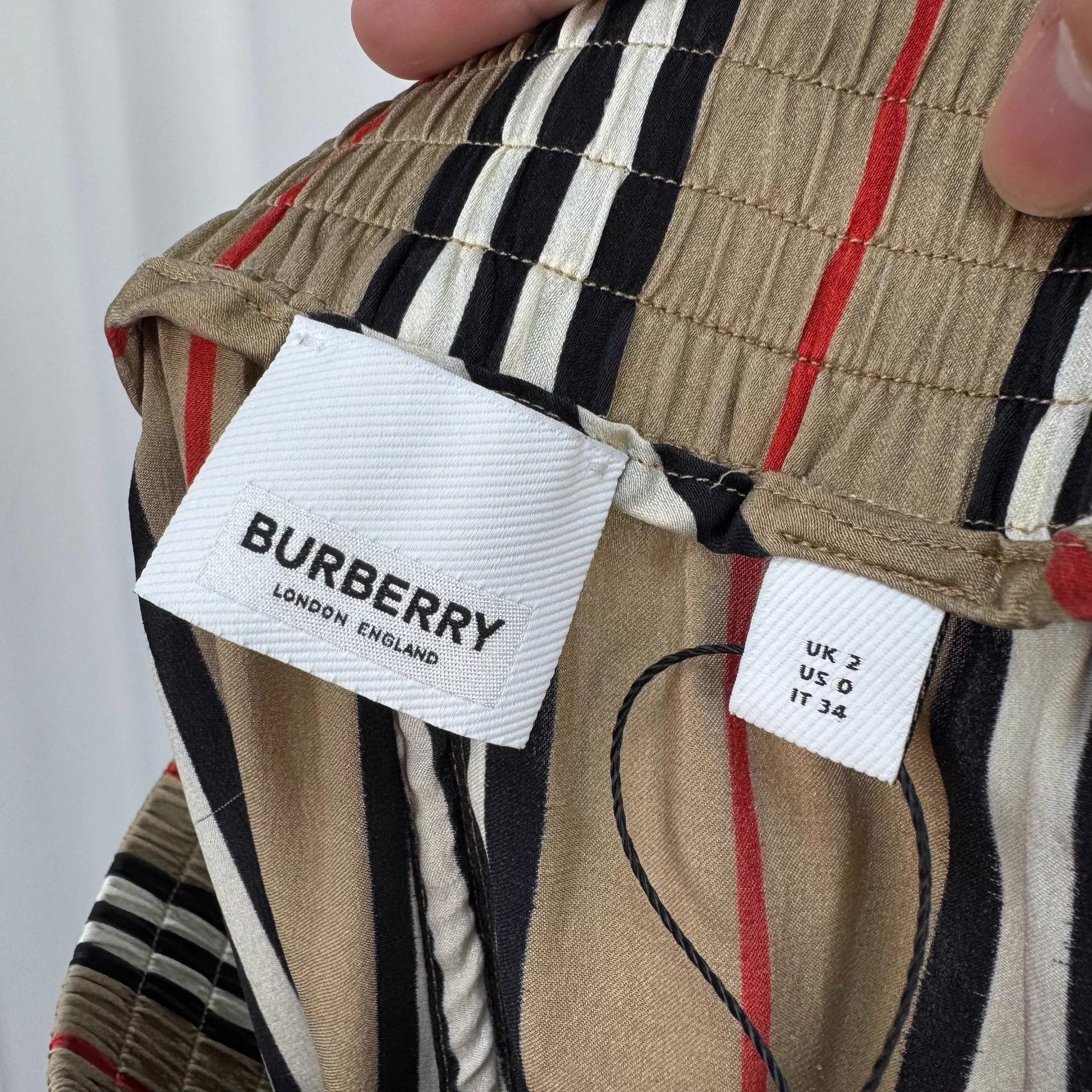 Burberry Burberry Striped Silk Shorts UK2 99 New Size 24" / US 00 / IT 34 - 5 Thumbnail