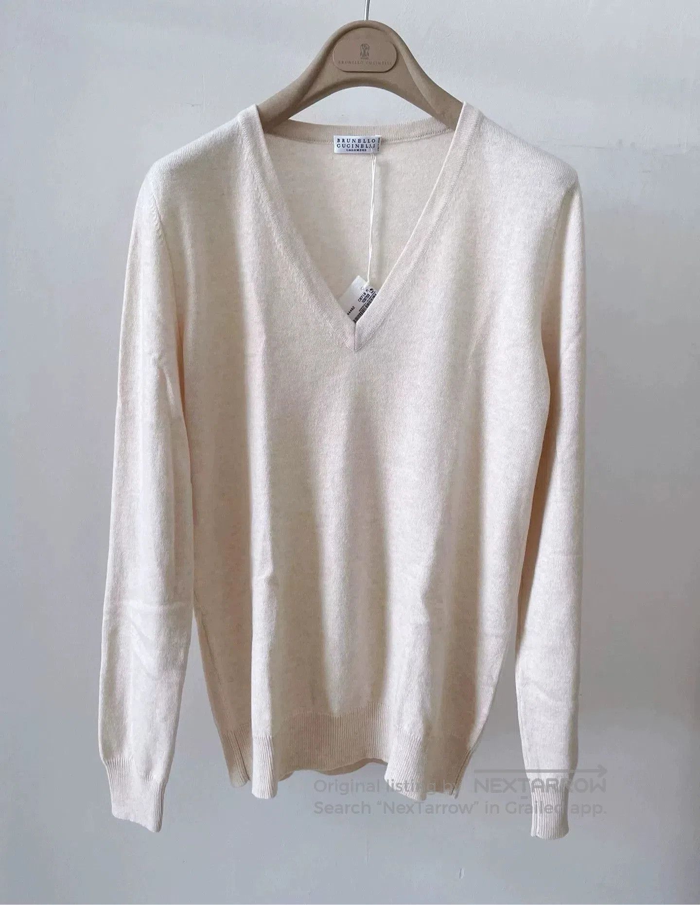 Brunello Cucinelli Brunello Cucinelli V-Neck Cashmere Sweater. Size US M / EU 48-50 / 2 - 1 Thumbnail