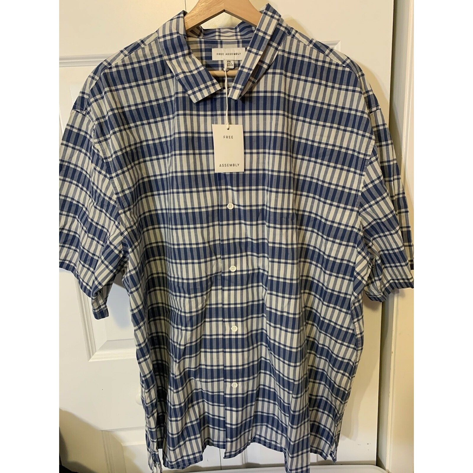 Other New Free assembly Men’s Sz XXL short sleeve button down shir Size US XXL / EU 58 / 5 - 1 Thumbnail
