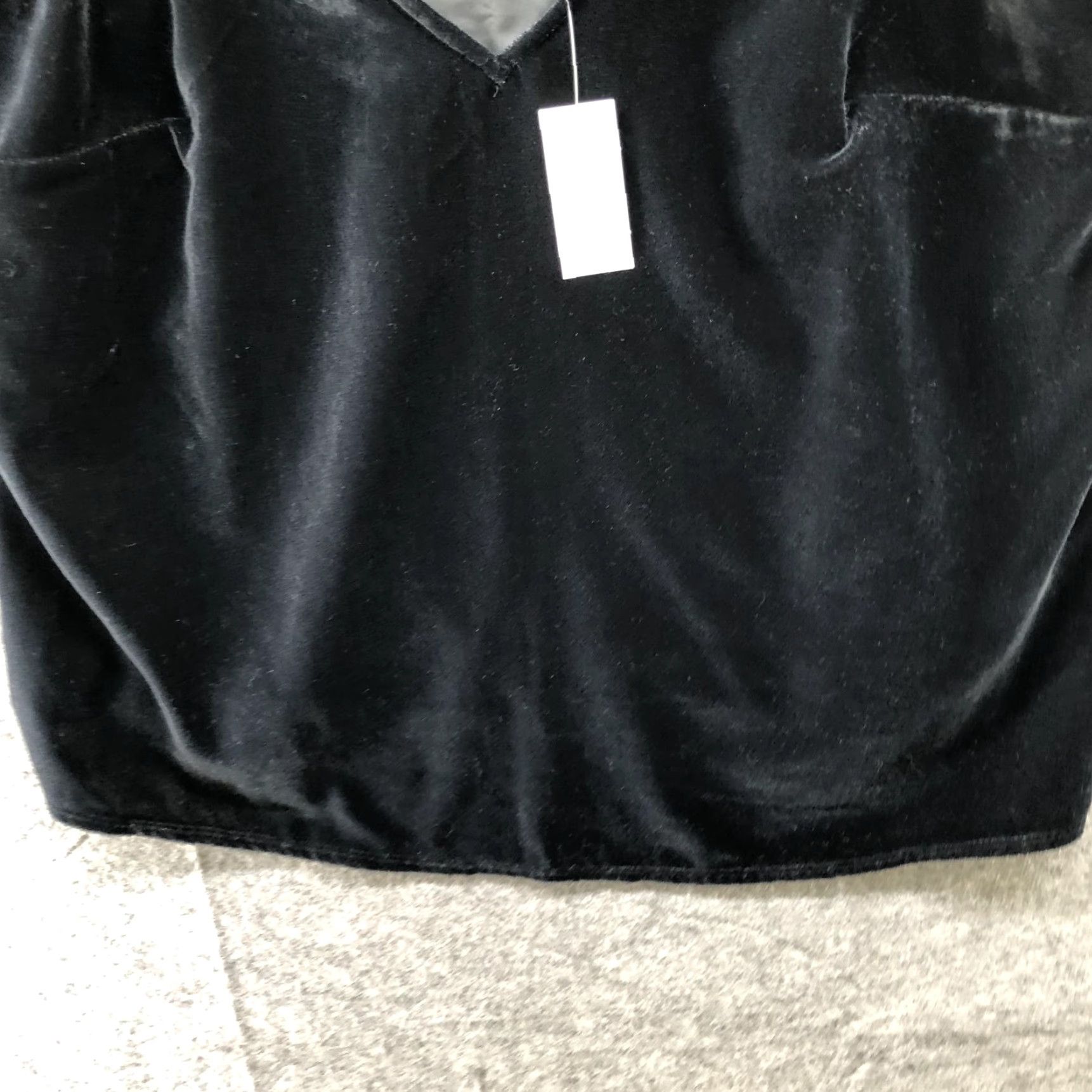 Old Navy Old Navy Velvet Cami Tank Womens L Black V-Neck Adjustable Strap Size L / US 10 / IT 46 - 4 Thumbnail