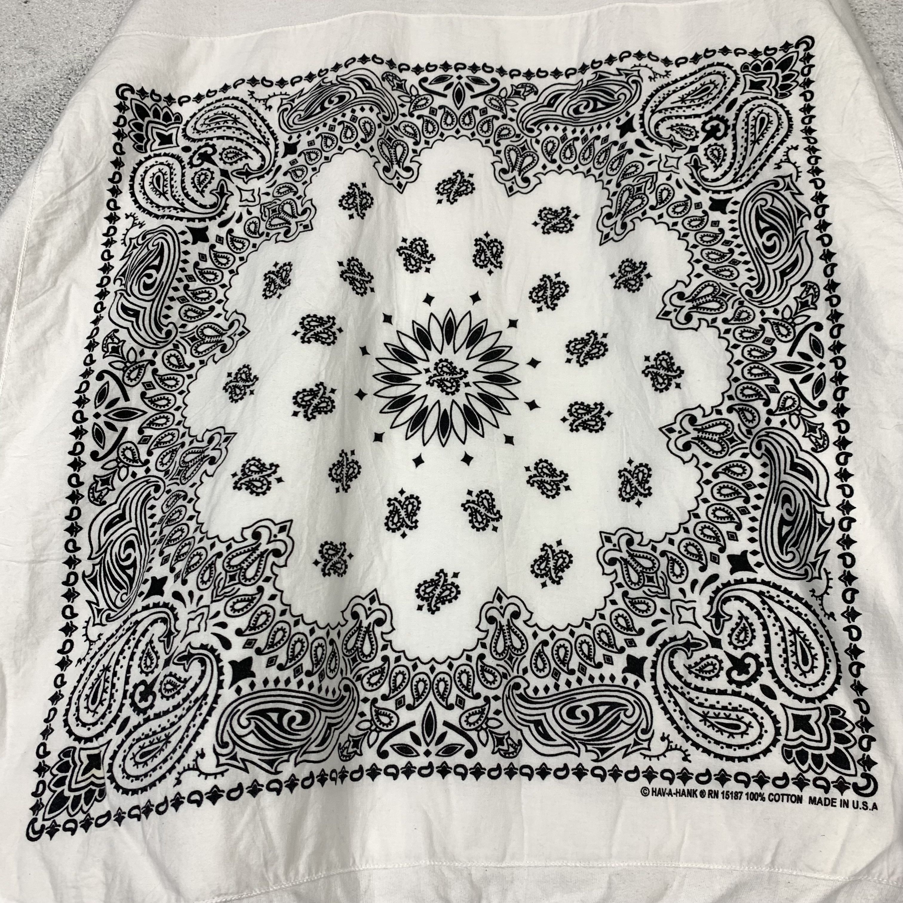 Japanese Brand Unrelaxing Bandana Paisley Hav A Hank Sweatshirt Crewneck Size US XXL / EU 58 / 5 - 2 Thumbnail