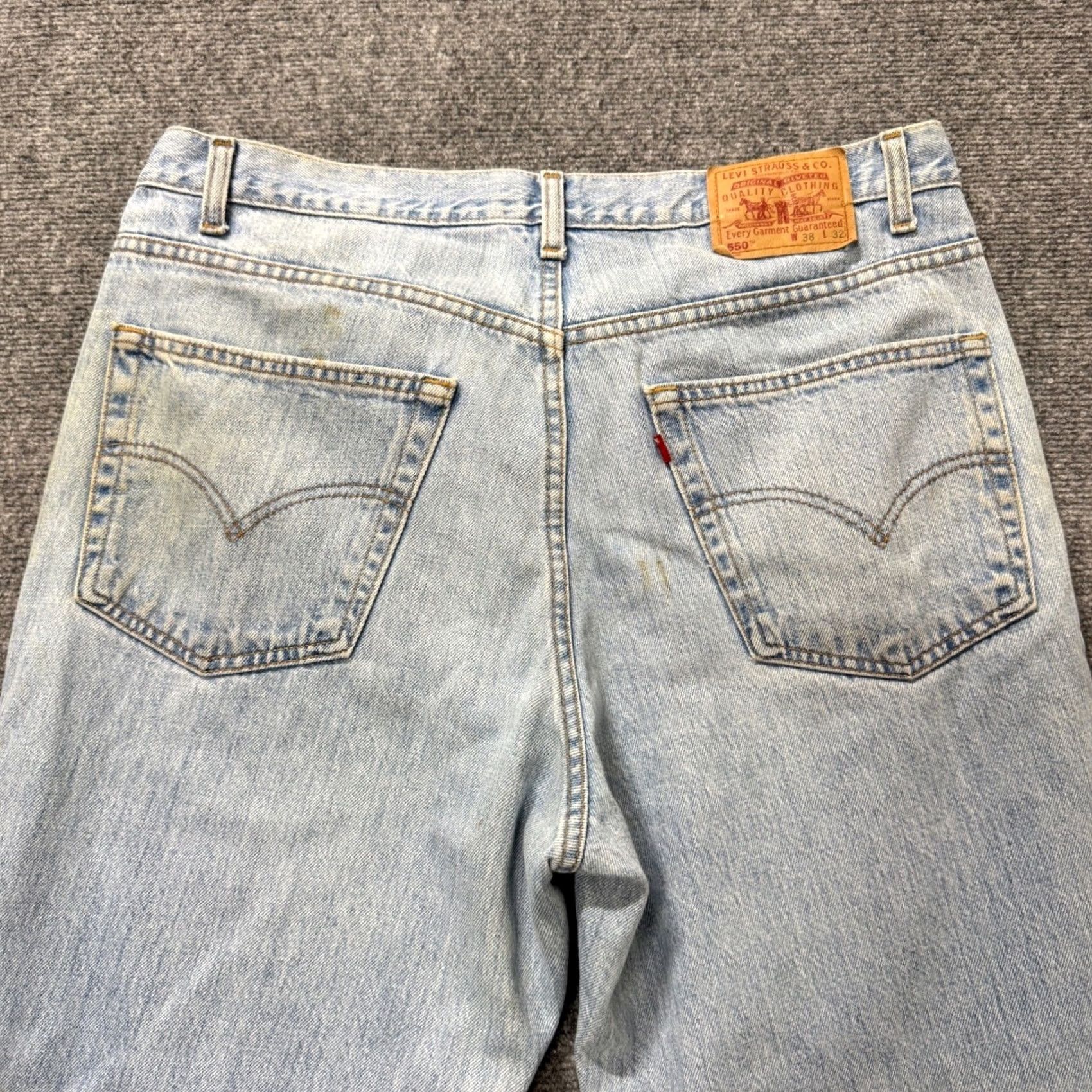 Levi's LEVI'S Jeans 550 Men 36x32 Relaxed Fit 100% Cotton Stained Paper Tag Blue Straight Mens Regular 32 In Inseam Size US 36 / EU 52 - 3 Thumbnail