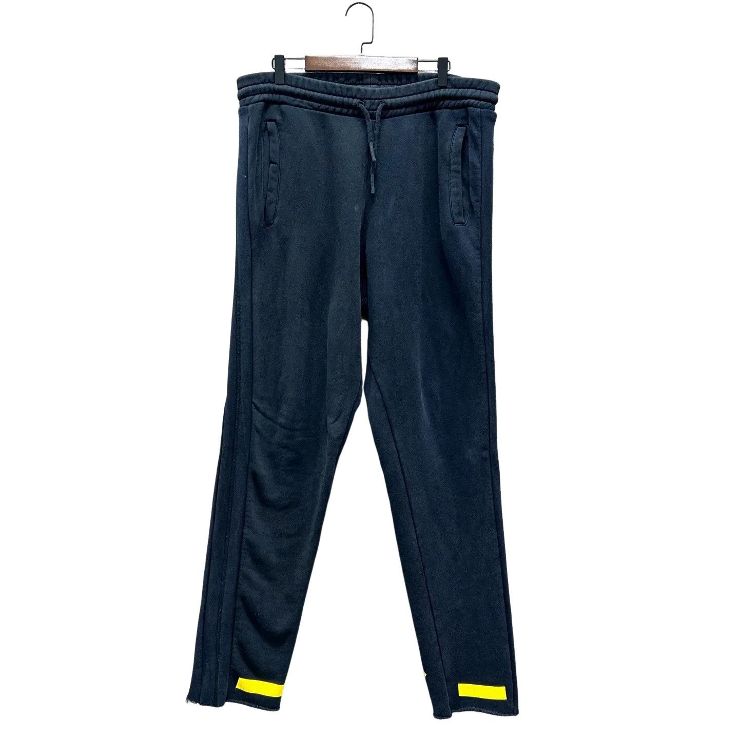 Off-White Off-White Arrow Sweatpants Size L Size US 34 / EU 50 - 1 Thumbnail