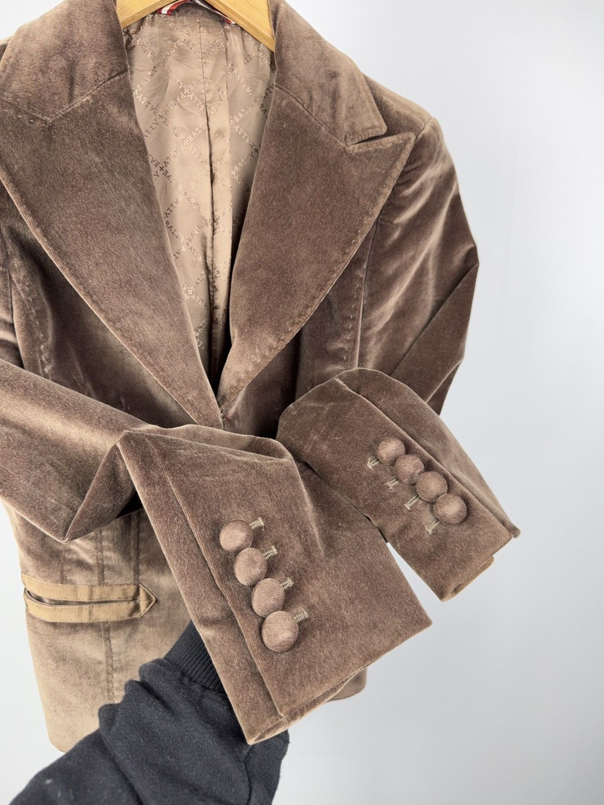 Bally Luxury Bally Switzerland Brown Velvet Tailored Blazer 38 Size M / US 6-8 / IT 42-44 - 18 Thumbnail