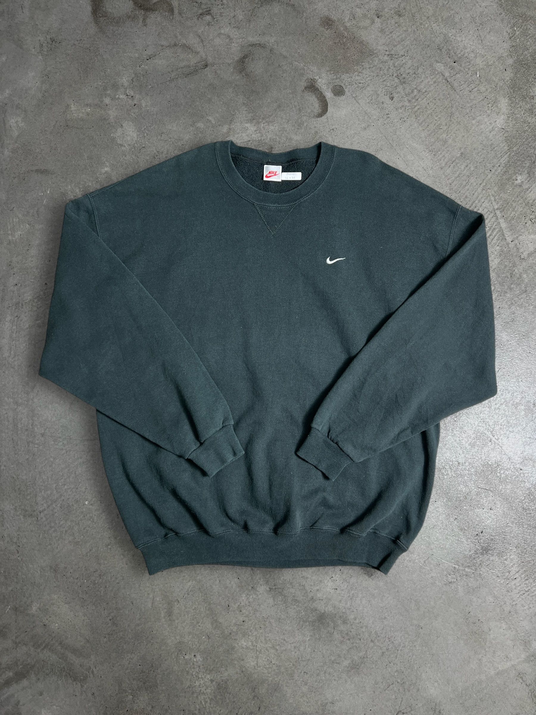 Nike Vintage 90s NIKE Mini Swoosh Sweatshirt (XL) JKA483 Size US XL / EU 56 / 4 - 1 Thumbnail