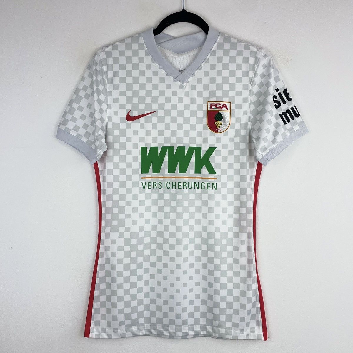Nike FC Augsburg Away Nike Men’s Jersey Shirt 2021/2022 size S Size US S / EU 44-46 / 1 - 1 Thumbnail
