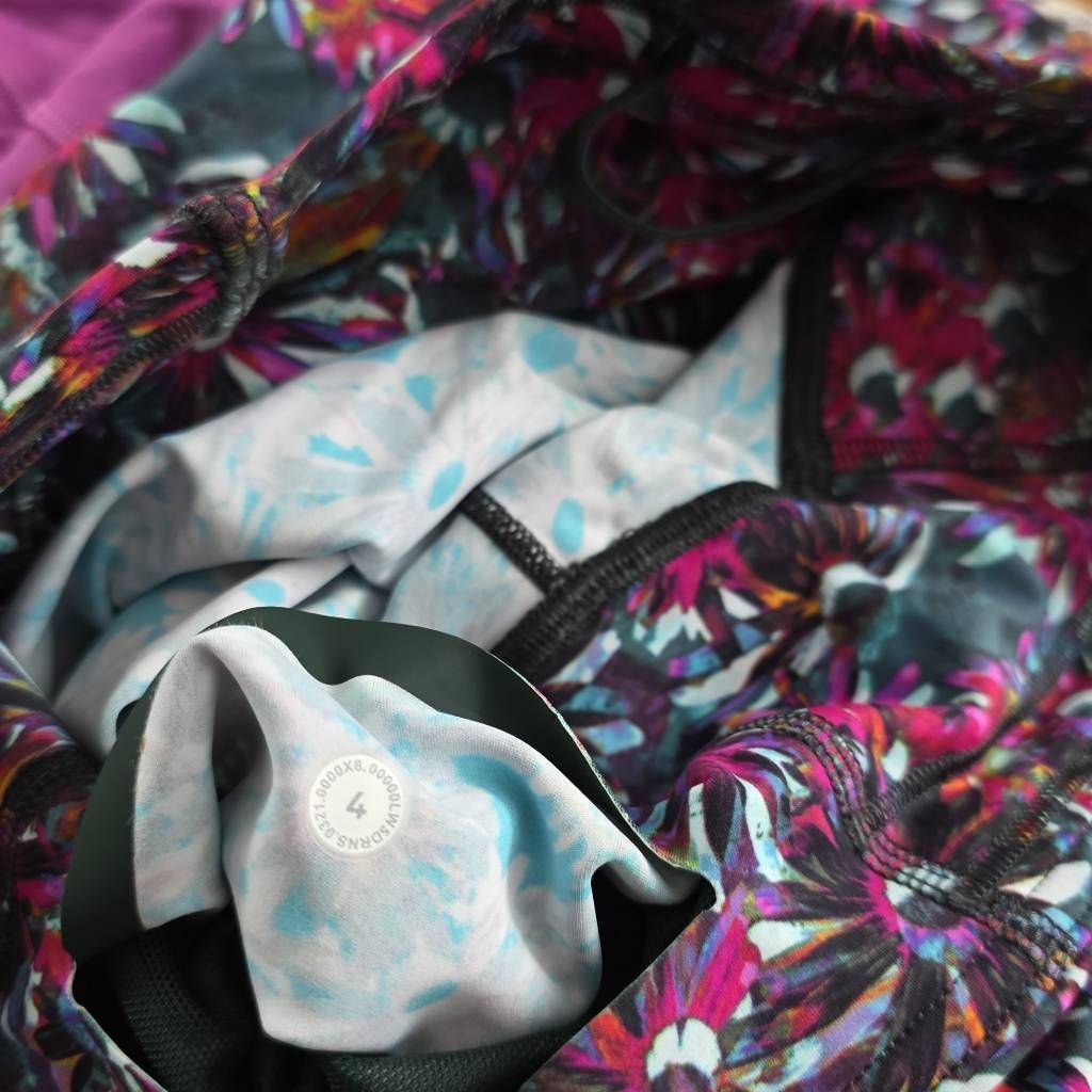 Lululemon Lululemon Women's Size 4 Fuschia Blue Floral 26" Leggings Size 27" / US 4 / IT 40 - 5 Thumbnail
