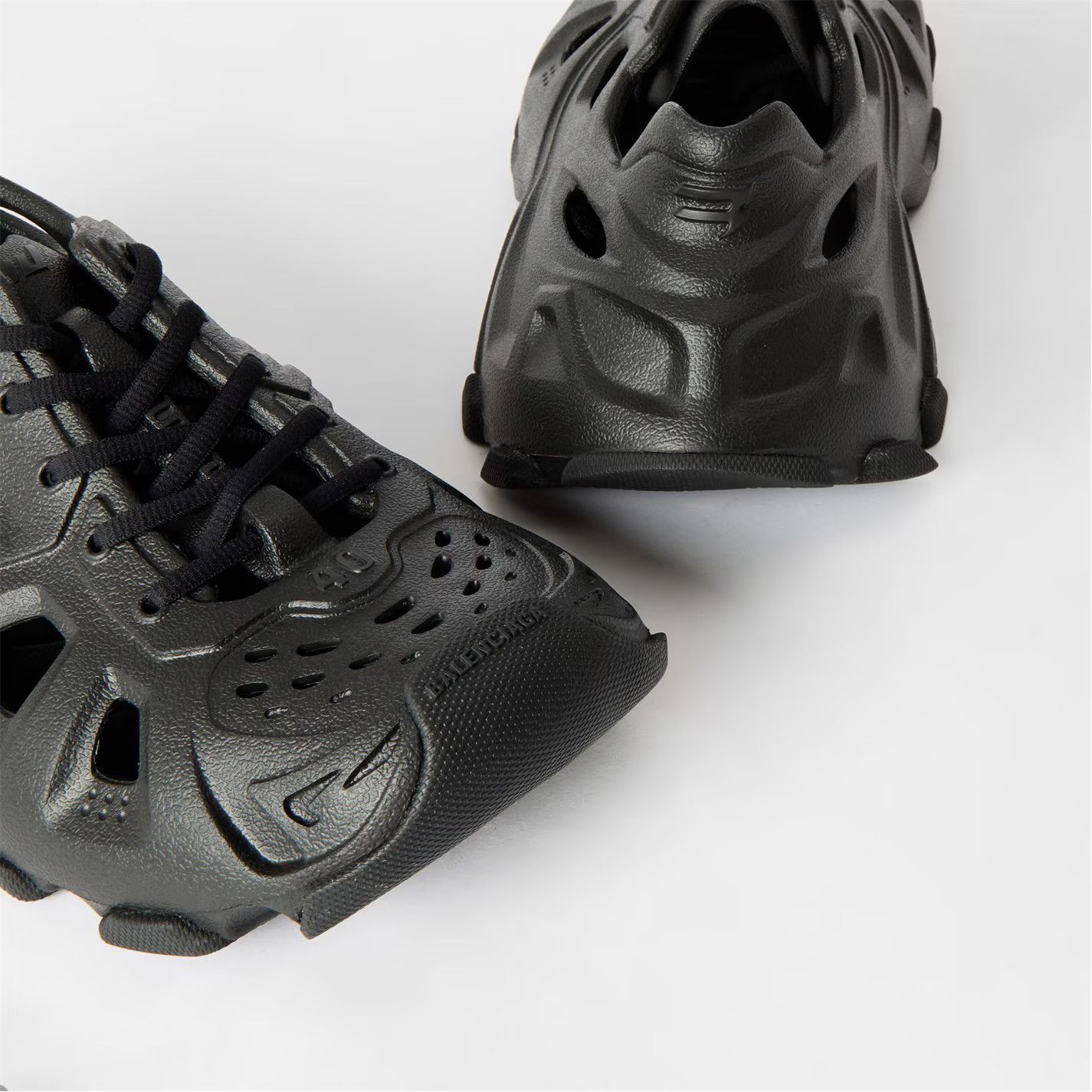 Balenciaga o1g2r1mq0226 HD Rubber Low Top Sneakers in Black Size US 8 / EU 41 - 3 Thumbnail
