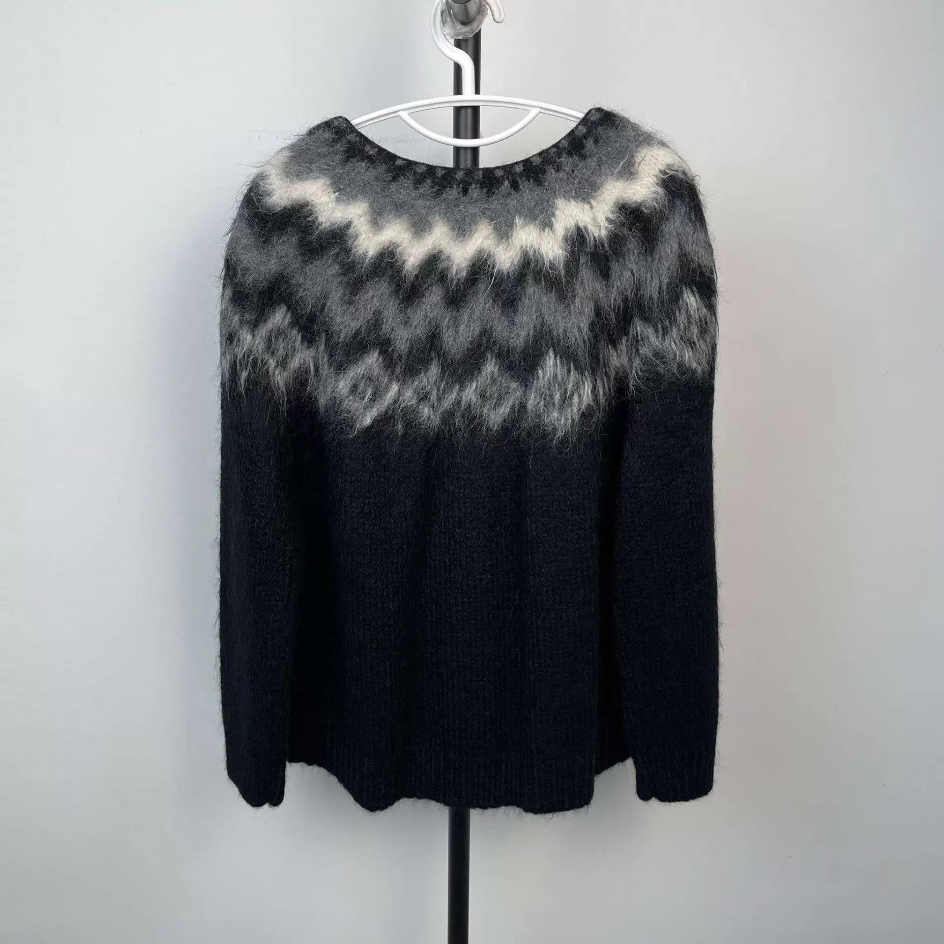 Celine Celine 97 New Wool Knit Cardigan M Black Size M / US 6-8 / IT 42-44 - 2 Thumbnail