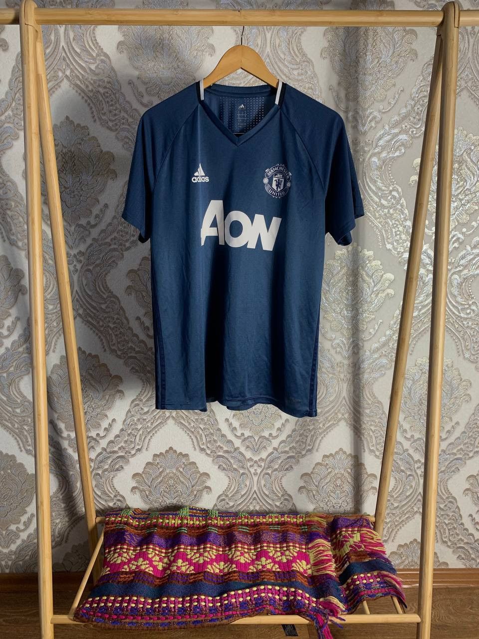 Adidas VINTAGE ADIDAS FC MANCHESTER UNITED ENGLAND SOCCER JERSEY Size US XL / EU 56 / 4 - 1 Thumbnail
