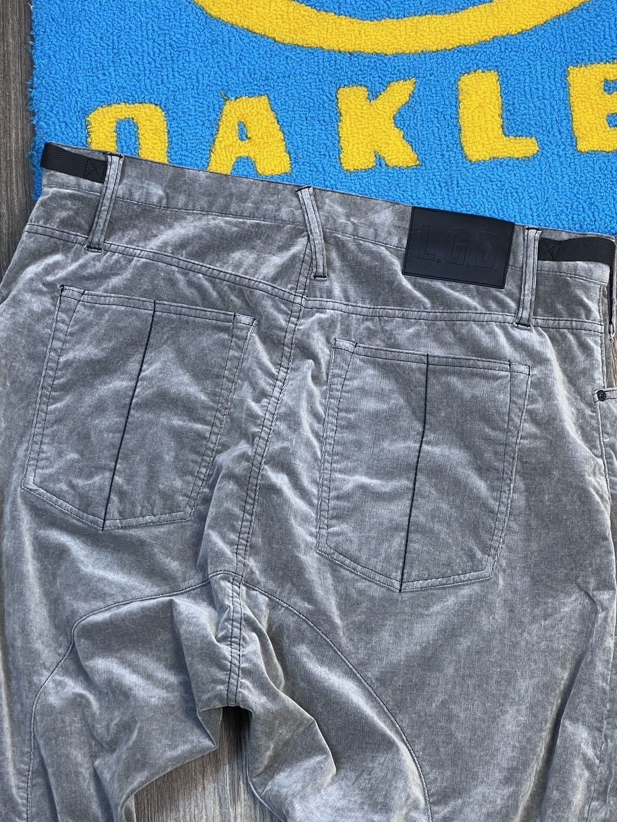 Le Grande Bleu (L.G.B.) Le Grande Bleu Corduroy Cropped Drop Crotch silver pants Size US 32 / EU 48 - 13 Thumbnail
