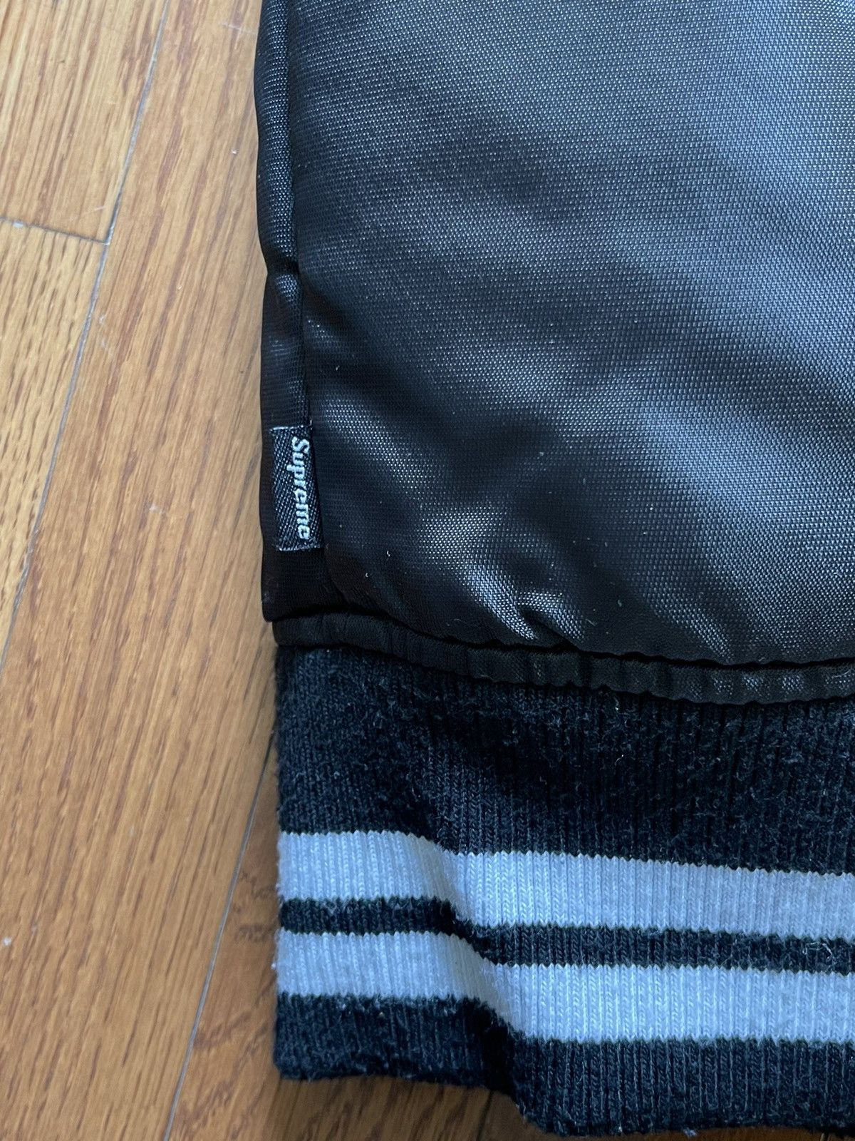Supreme Black Supreme Script Varsity Puffer Sz. L Size US L / EU 52-54 / 3 - 9 Thumbnail