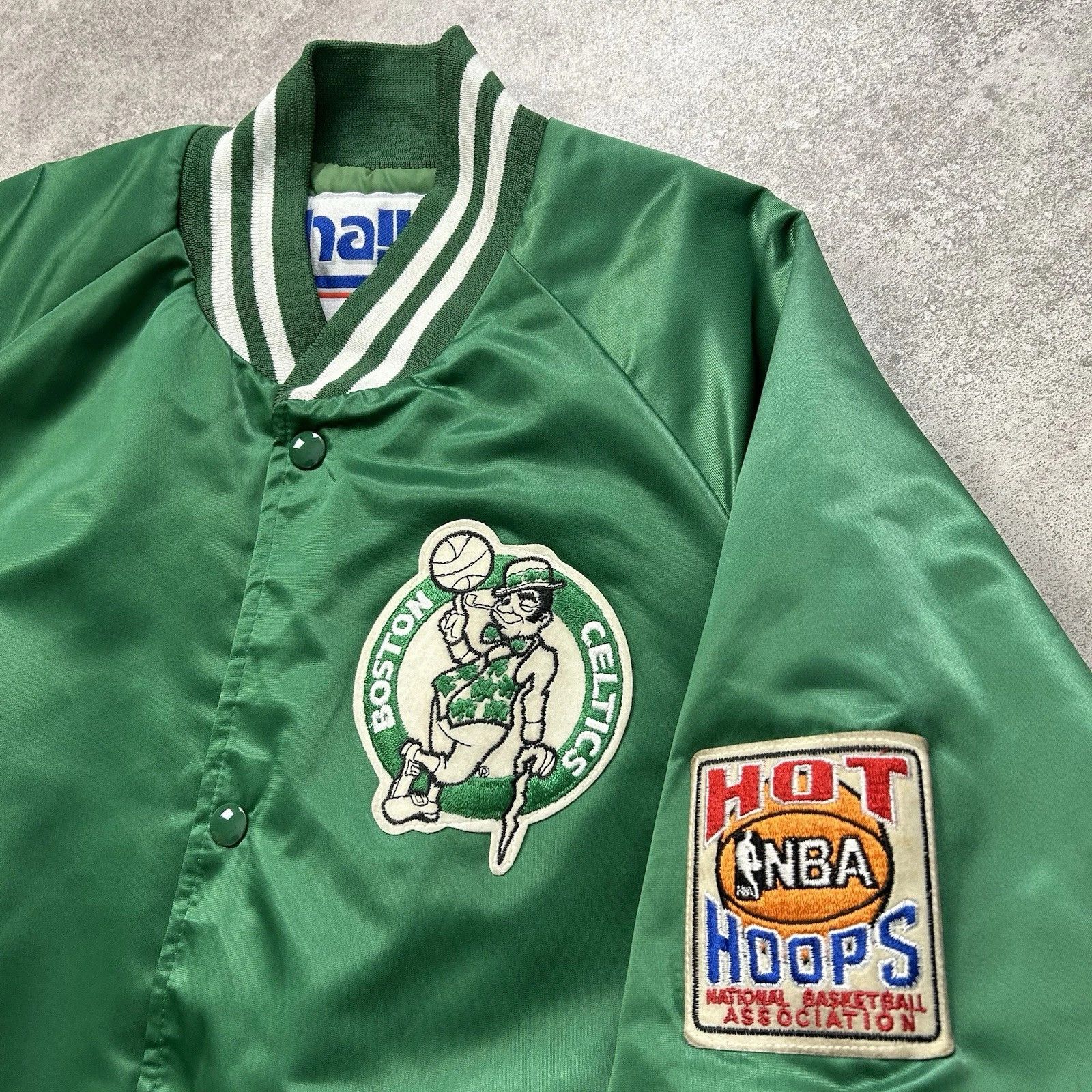 Chalk Line × NBA × Vintage BOSTON CELTICS SATIN BOMBER JACKET SPELL OUT HOT HOOPS Size US M / EU 48-50 / 2 - 4 Thumbnail