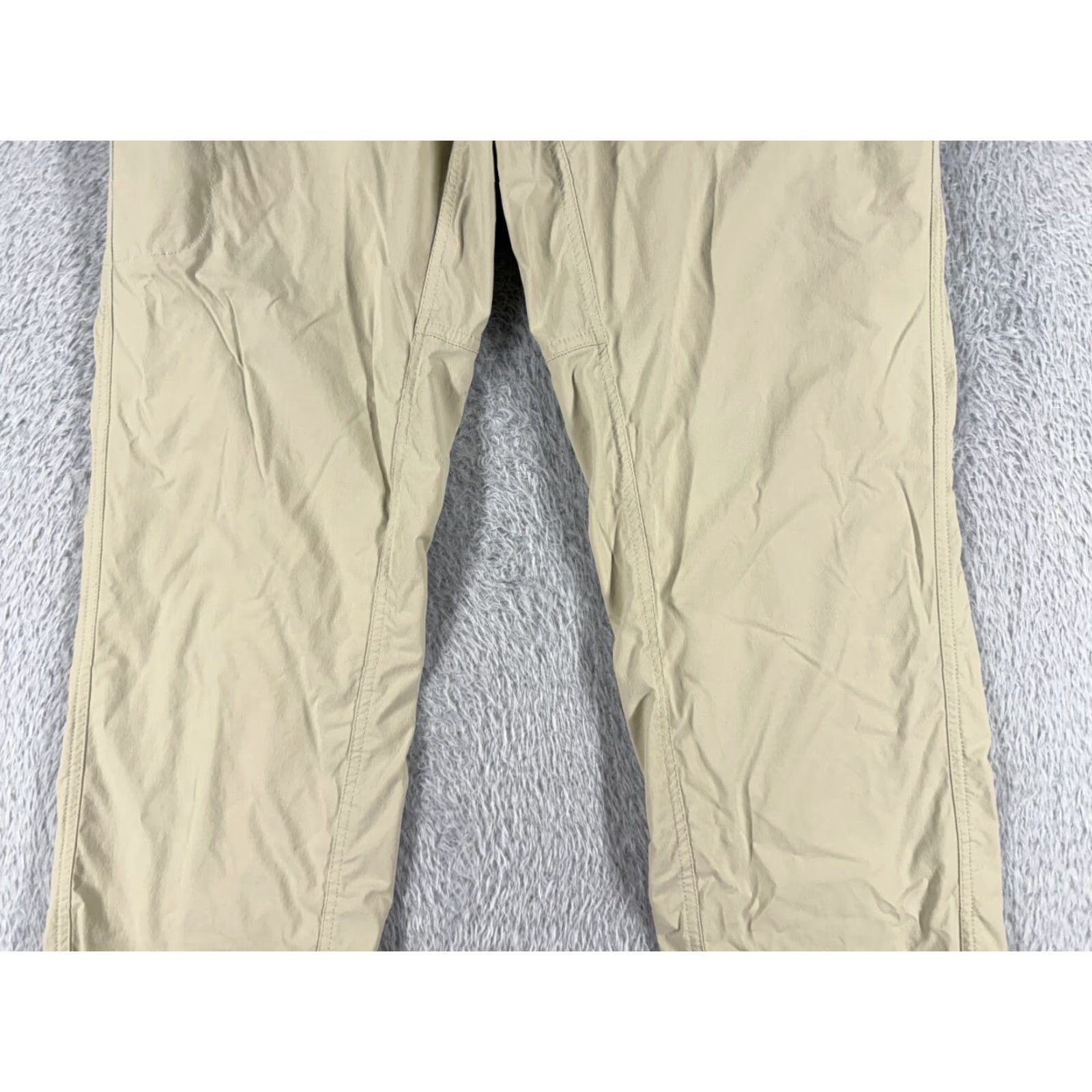Vintage L.L. Bean Women's Cargo Pants Size 12 Beige Straight Leg Nylon Blend Hike 32x31 Size 34" / US 12 / IT 48 - 3 Thumbnail