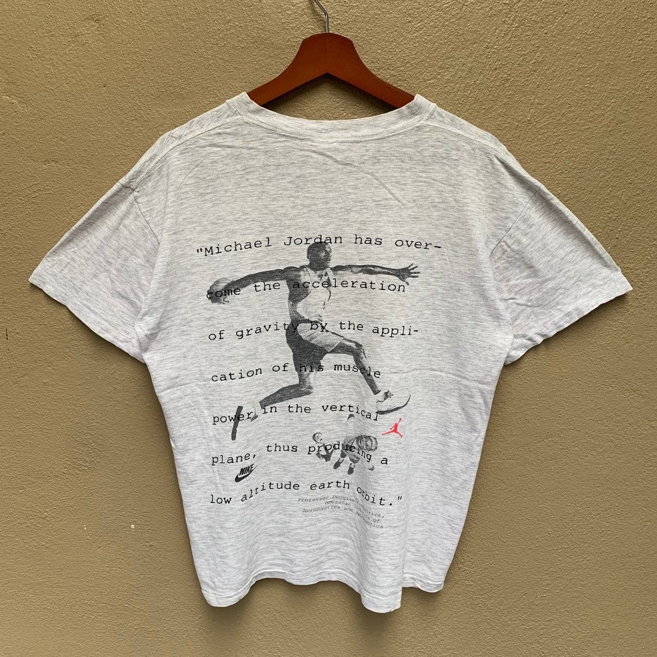 Nike Rare Distressed Vintage Nike Grey Tag Michael Jordan Tees Size US S / EU 44-46 / 1 - 1 Thumbnail