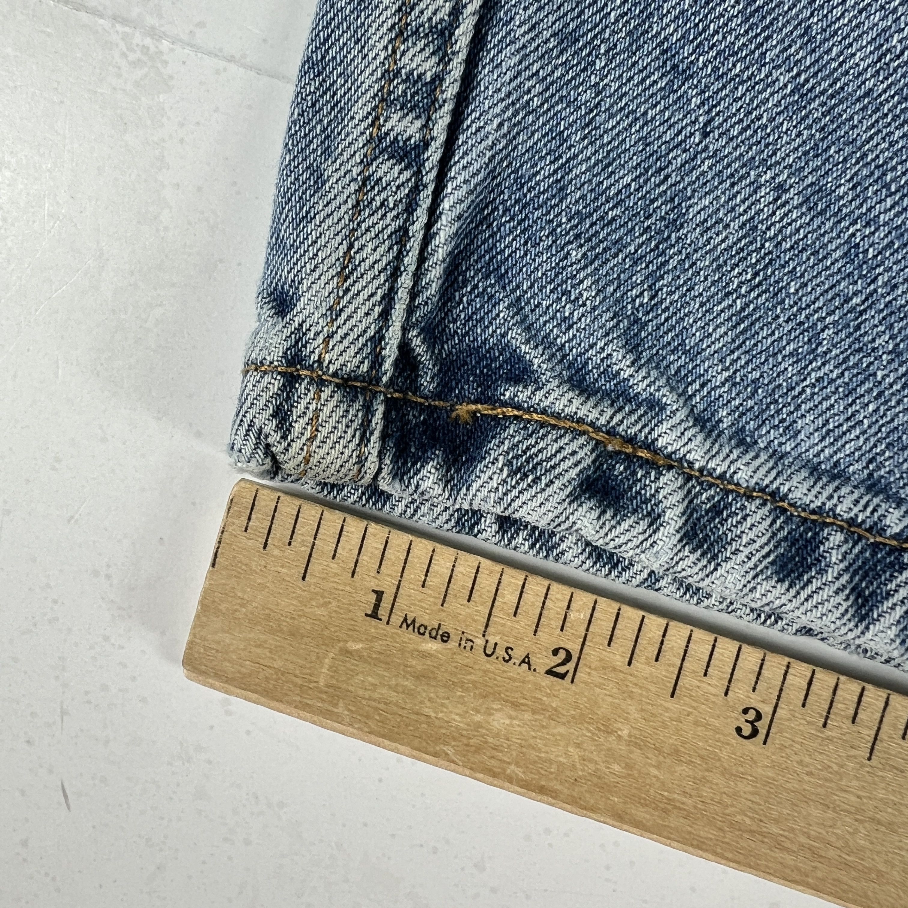 Levi's × Vintage Y2K Levi's Jeans 550 Relaxed Blue Faded Cotton Denim Size US 33 - 3 Thumbnail