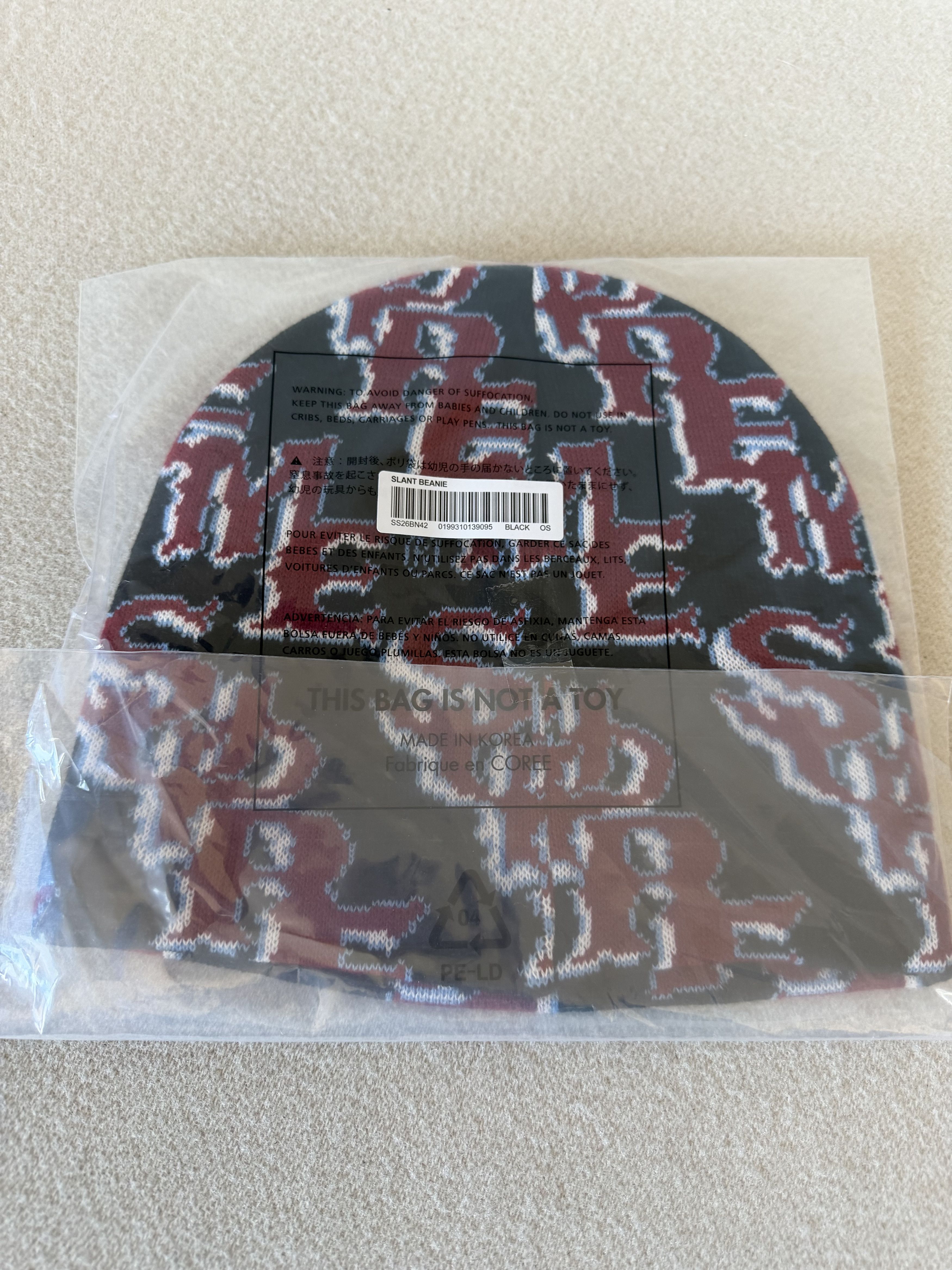 Supreme Supreme Slanted Gothic Outline Beanie in Black Red | Grailed